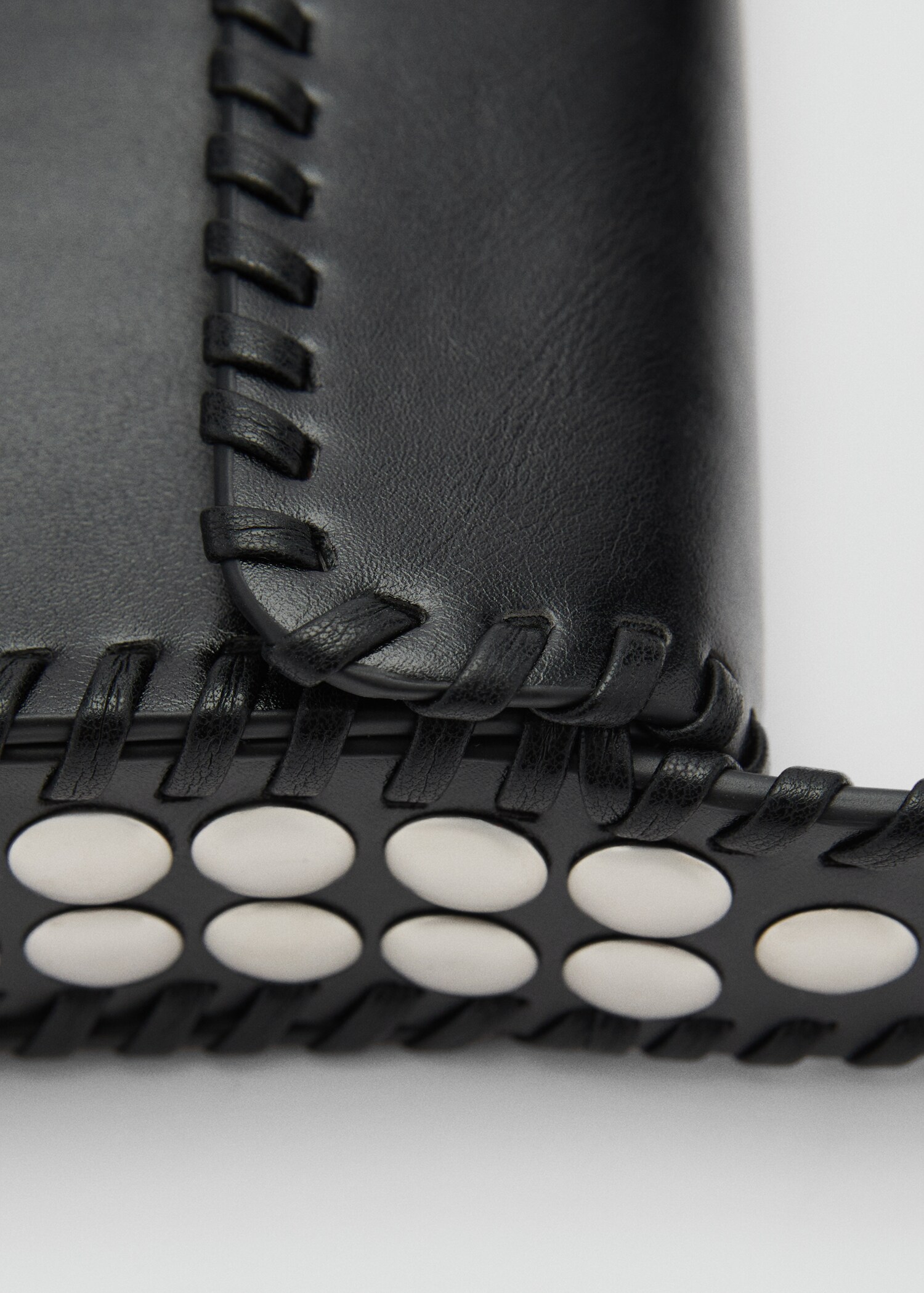 Handtasche mit Nieten - Detail des Artikels 3