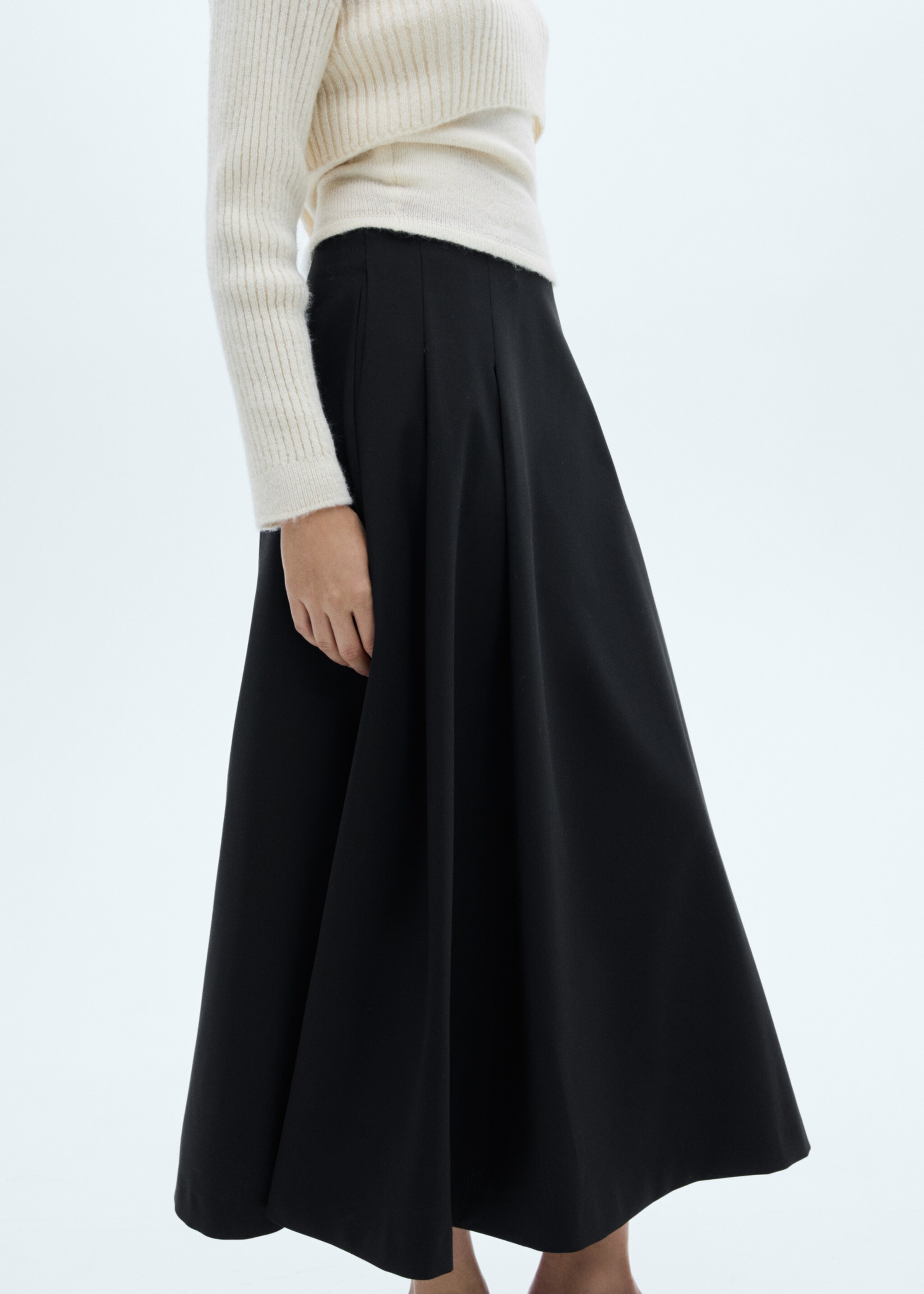 Long flared skirt - Details of the article 6, Black. Ref: 77028284-00.
