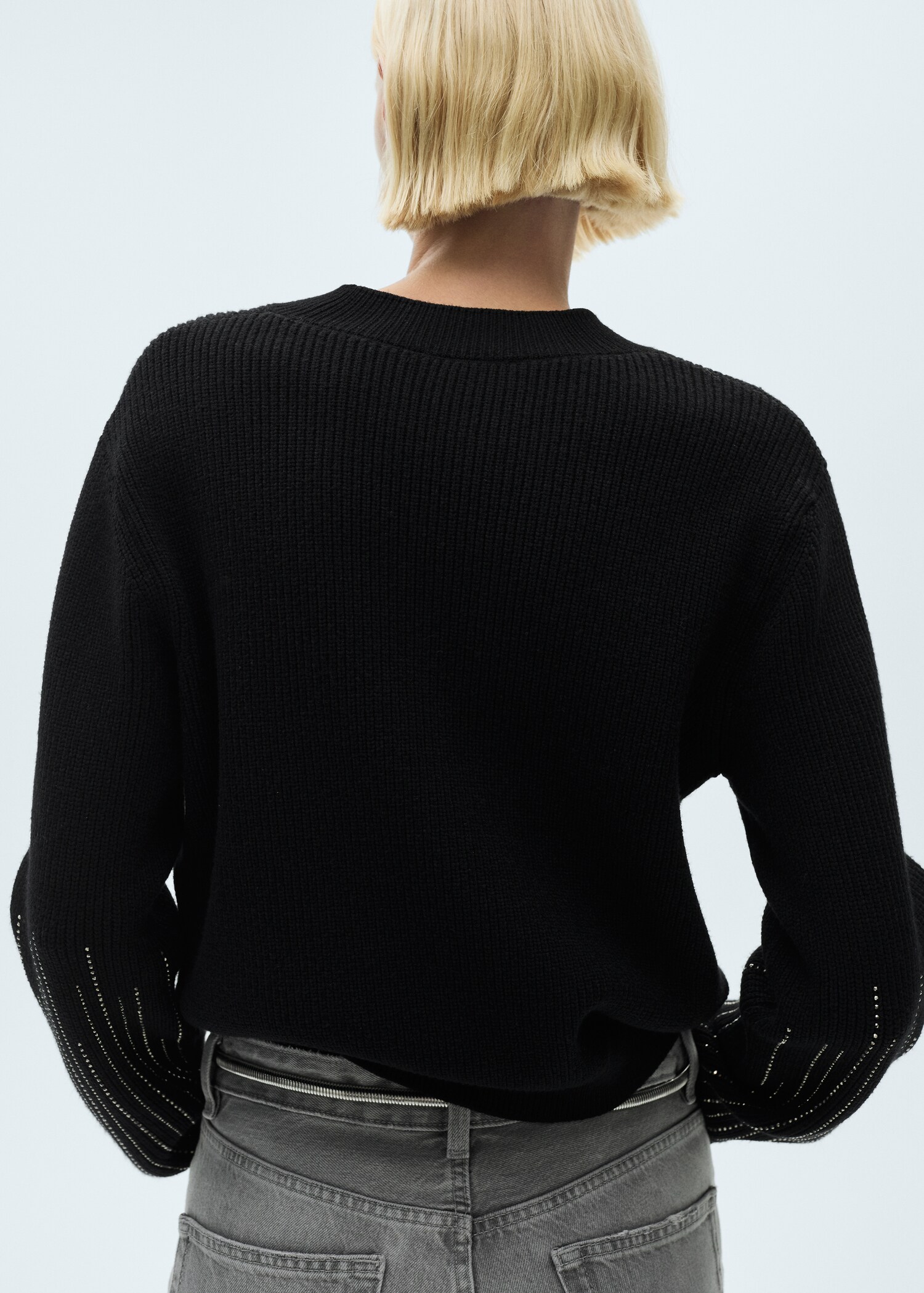 Sweater with rhinestpme details - Reverse of the article