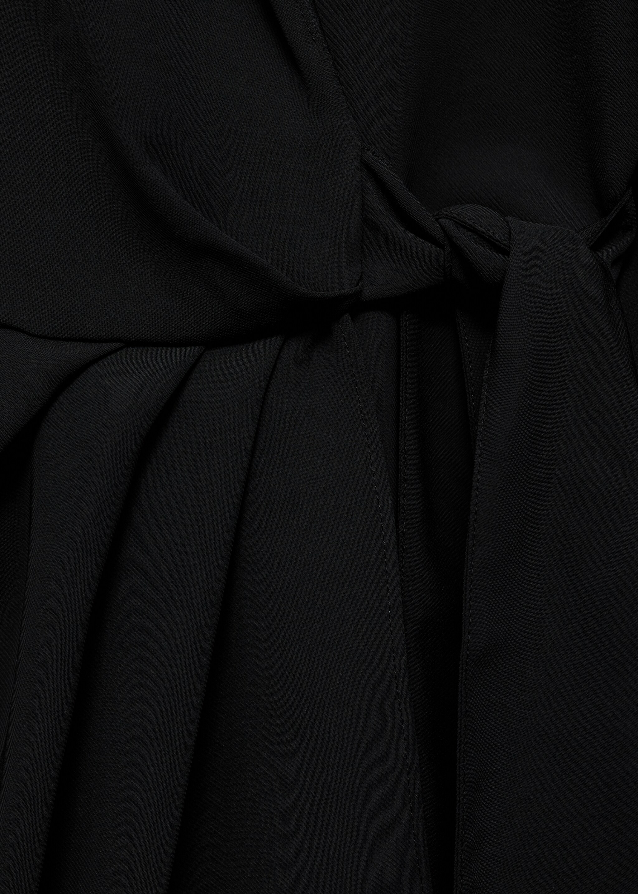 Vestido cruzado laço - Pormenor do artigo 0, Preto. Ref: 77029060-00.