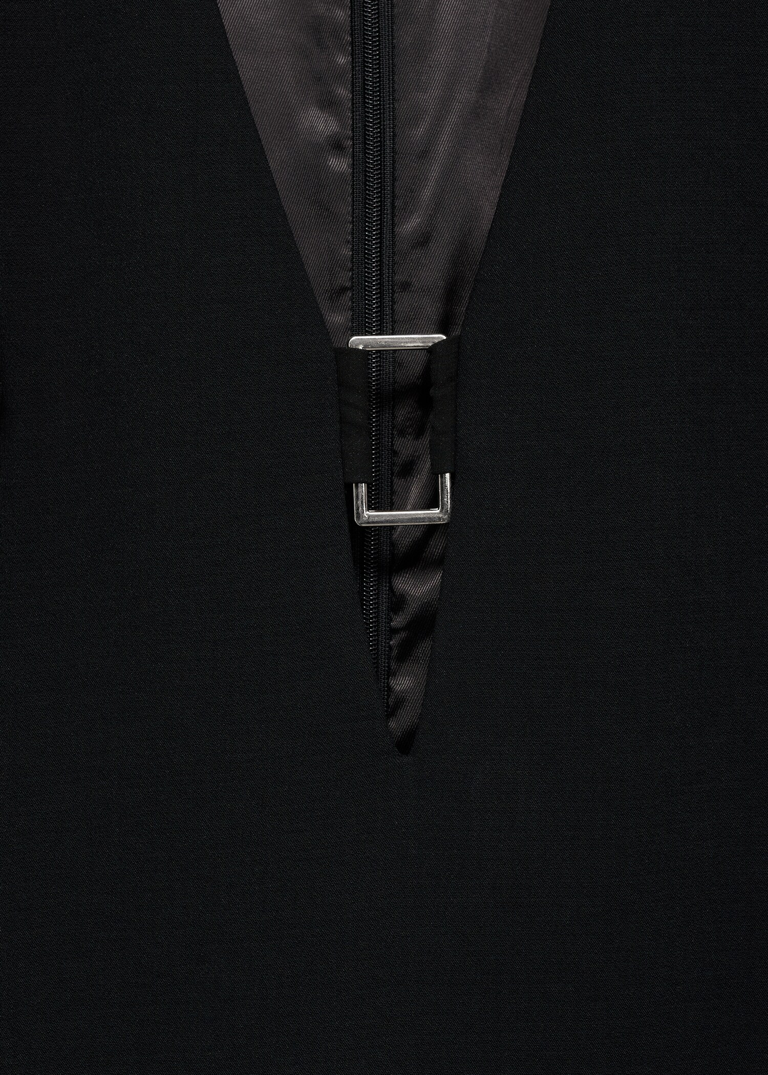 Metallic dress with neckline detail - Details of the article 8