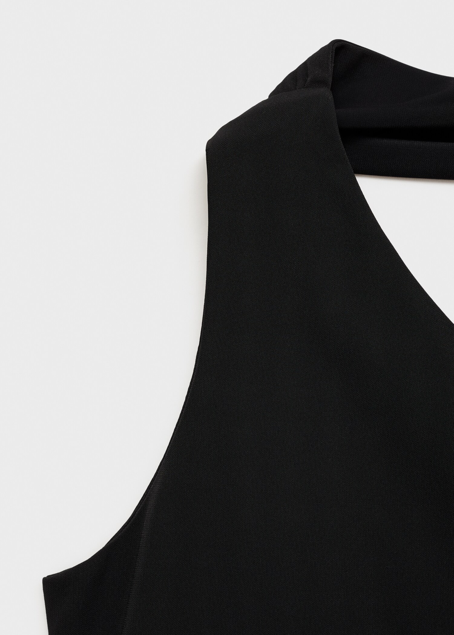 Asymmetrical top with choker neck - Details of the article 8