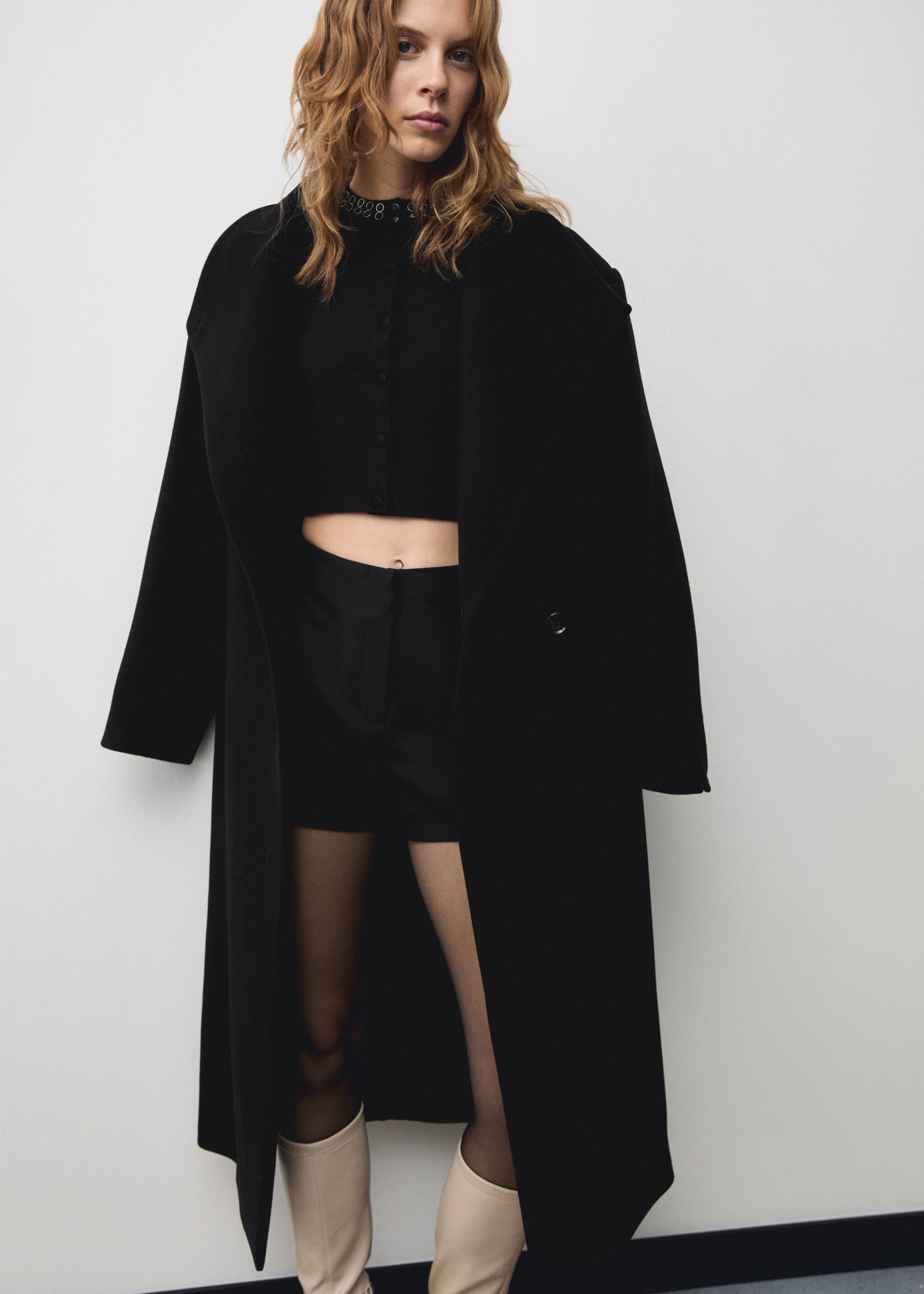 Cardigan with rhinestone collar - Details of the article 2, Black. Ref: 77029073-00.