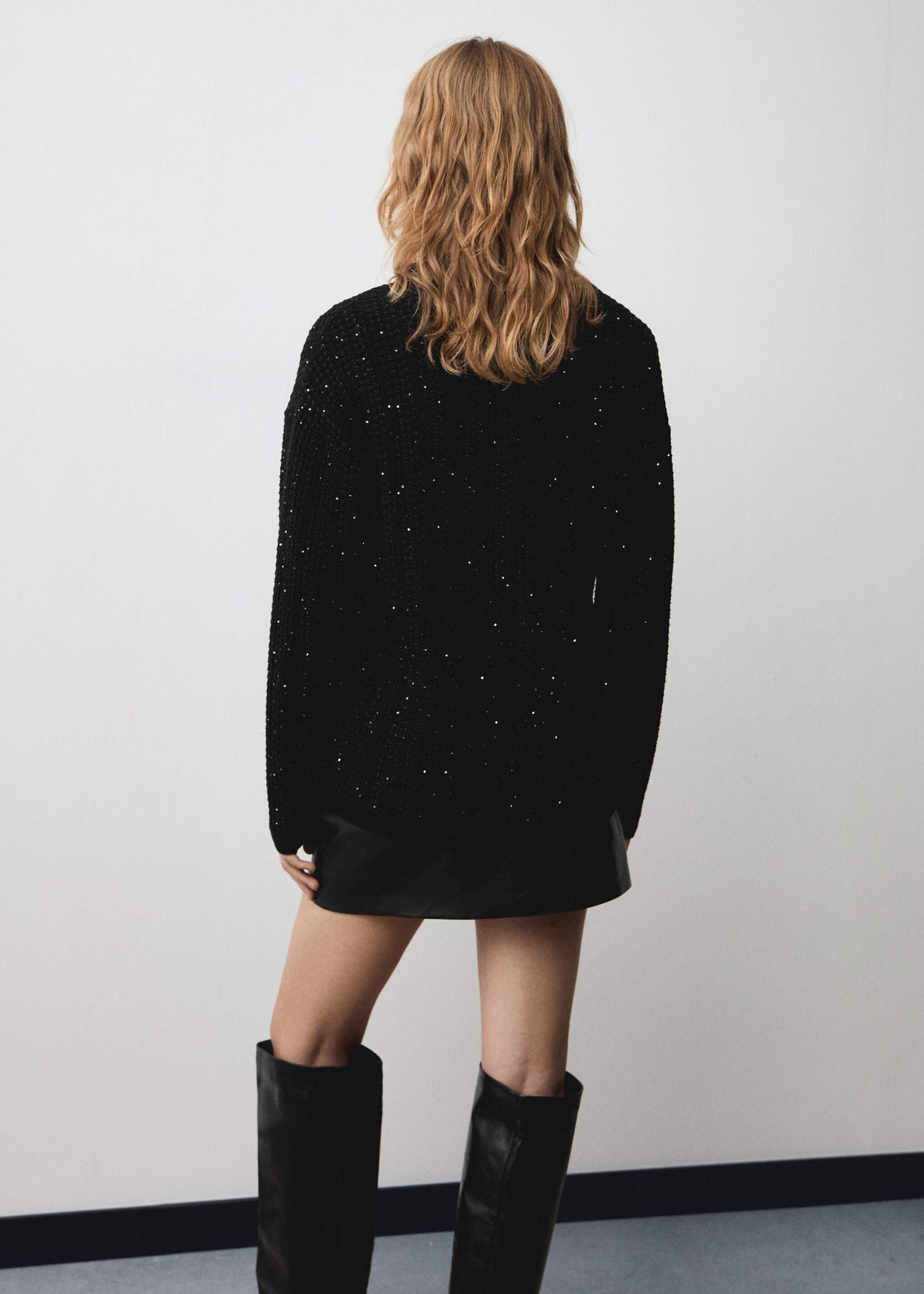 Knitted cardigan with shiny details - Reverse of the article, Black. Ref: 77029075-00.