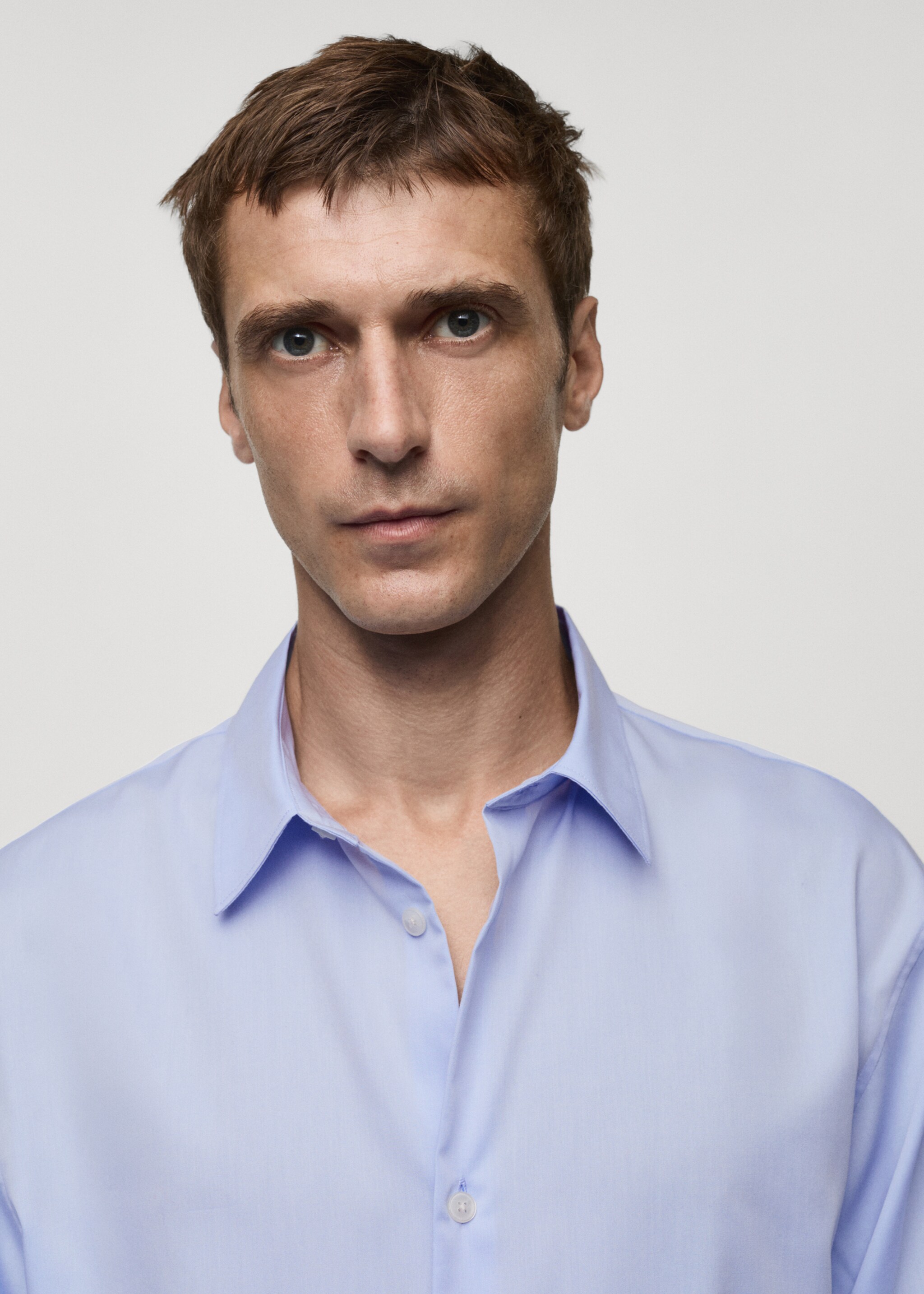 Chemise 100 % coton boxy-fit - Détail de l'article 1, Bleu ciel. Ref: 77029231-00.