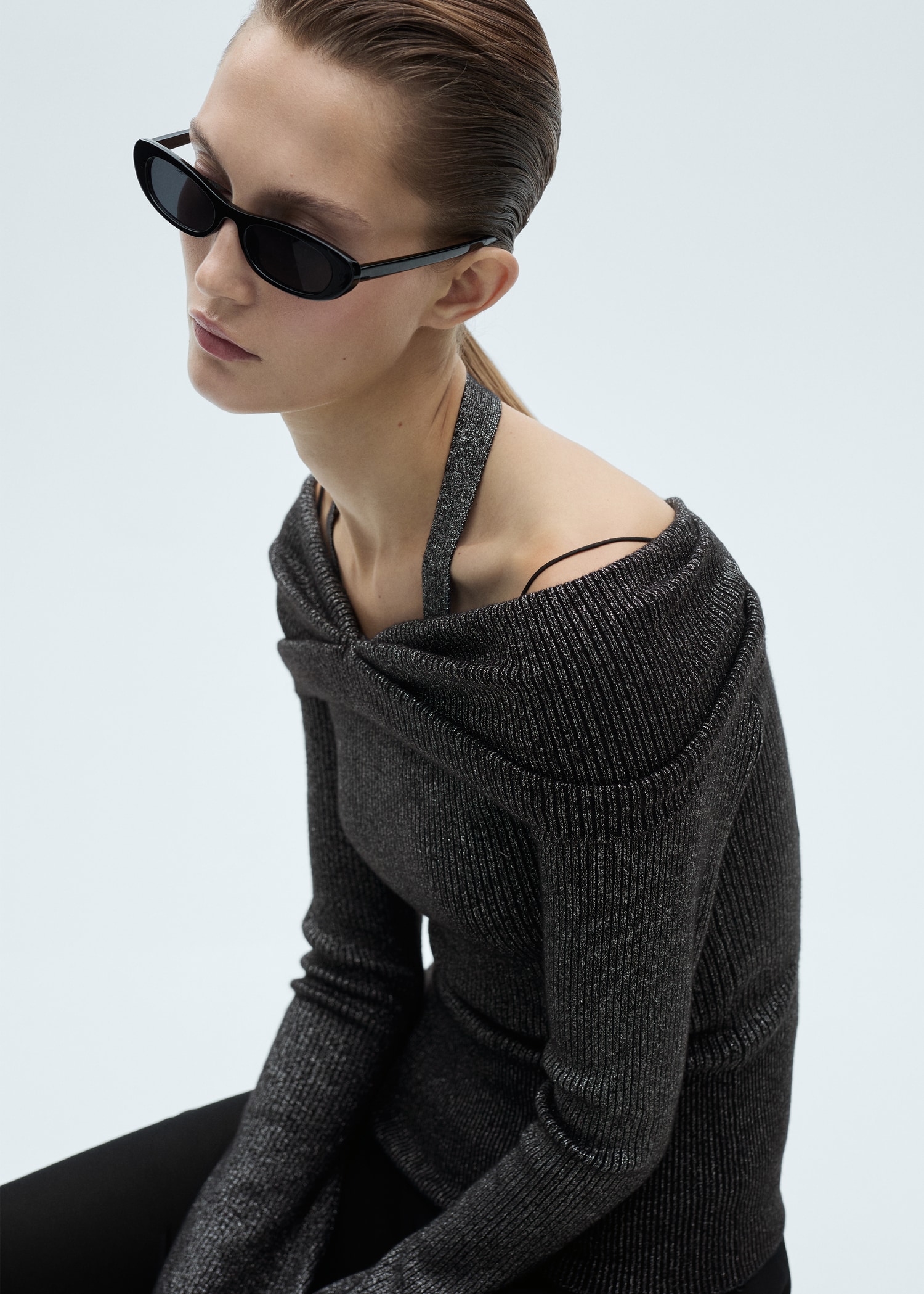 Lurex sweater with bare shoulders - Details of the article 2