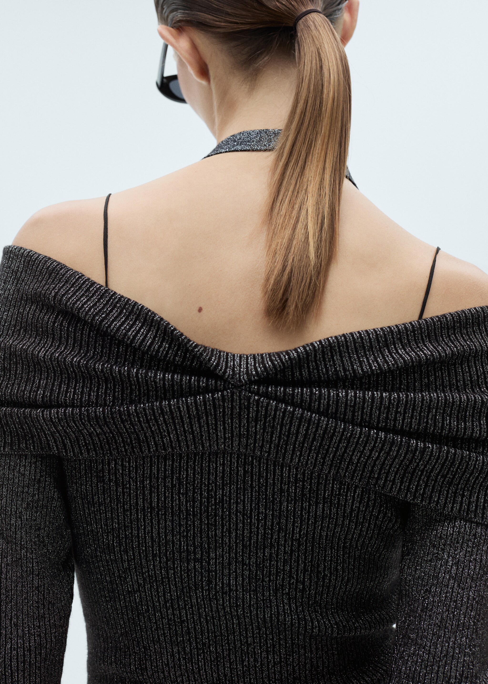Lurex sweater with bare shoulders - Details of the article 6, Grey. Ref: 77029406-00.