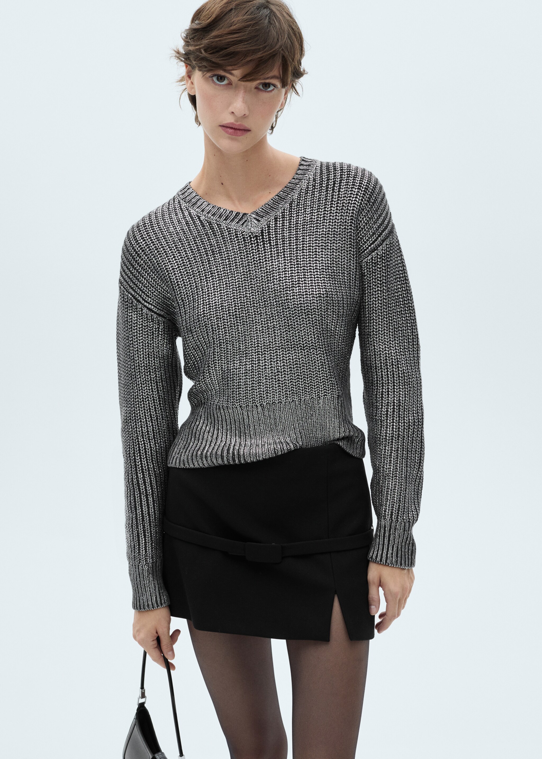V-neck foil sweater - Medium plane, Silver. Ref: 77029407-00.