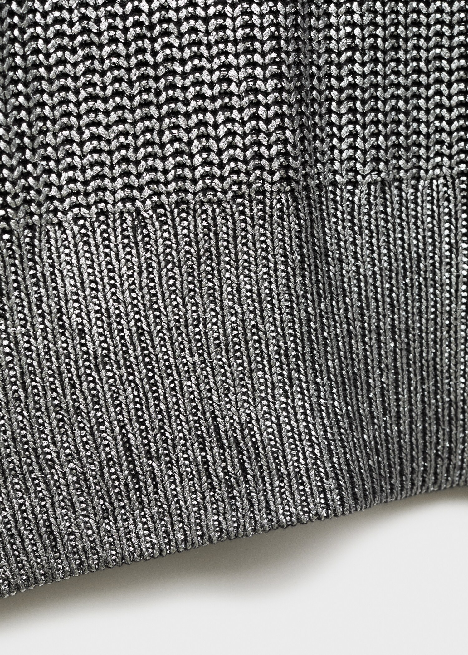V-neck foil sweater - Details of the article 0