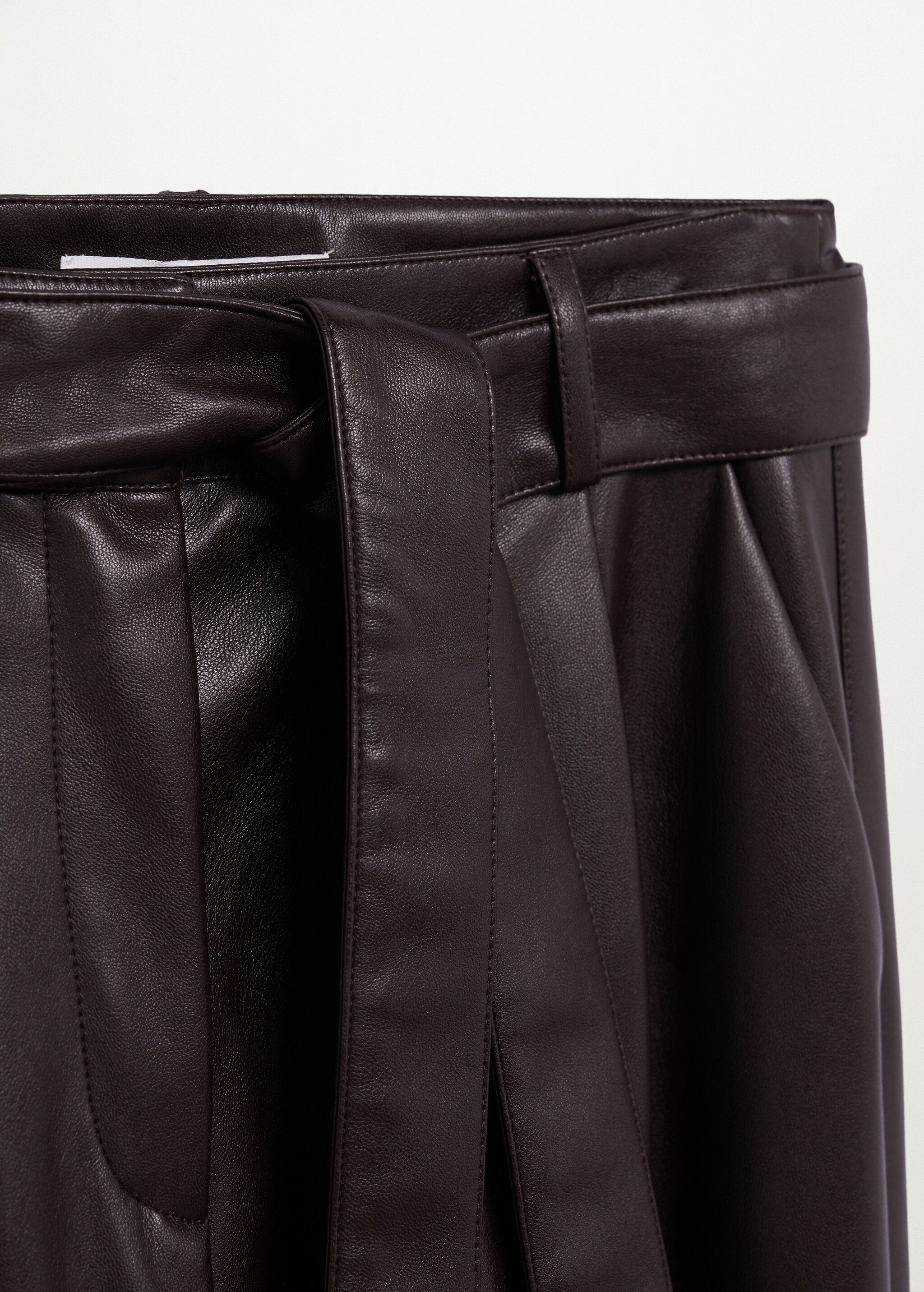 Pantalón recto efecto piel - Detalle del artículo 8