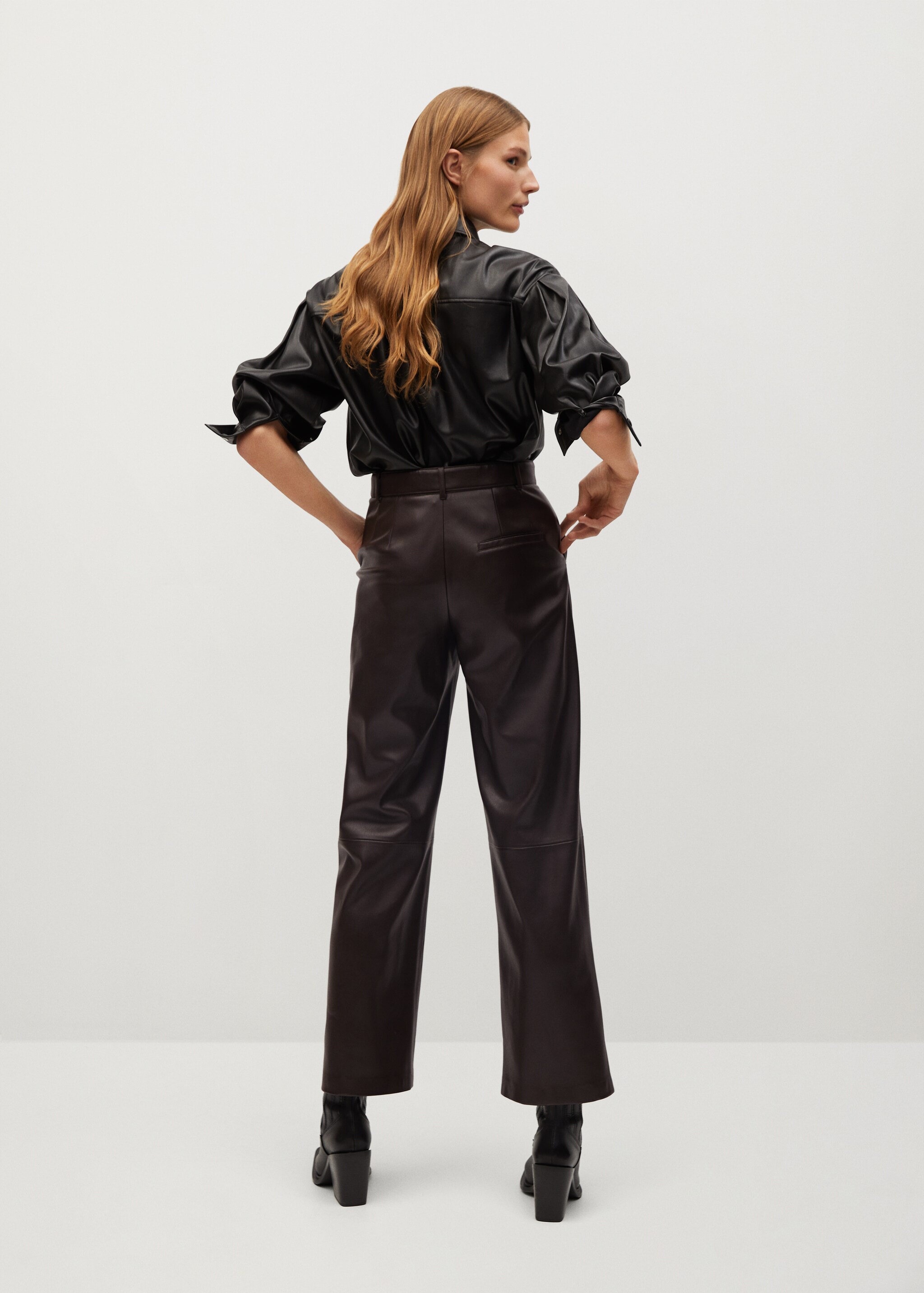 Pantalón recto efecto piel - Reverso del artículo
