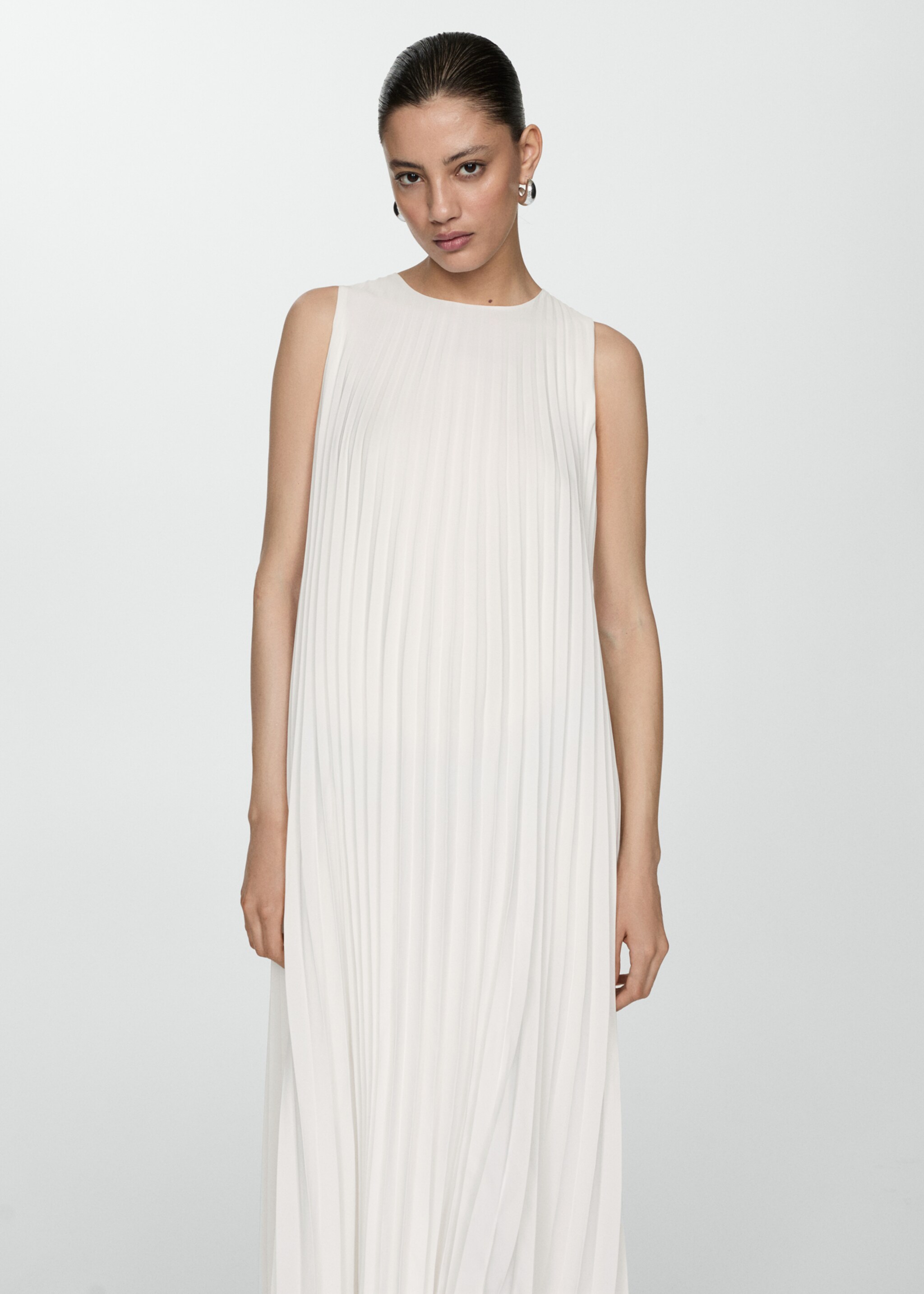 Ausgestelltes Plissée-Kleid - Mittlere Ansicht