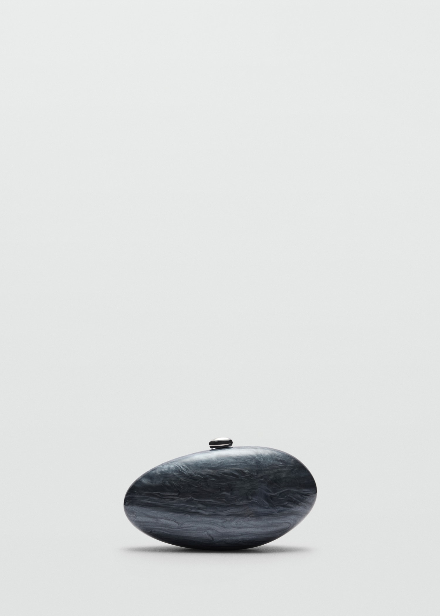 Pearl-effect clutch bag - Article without model