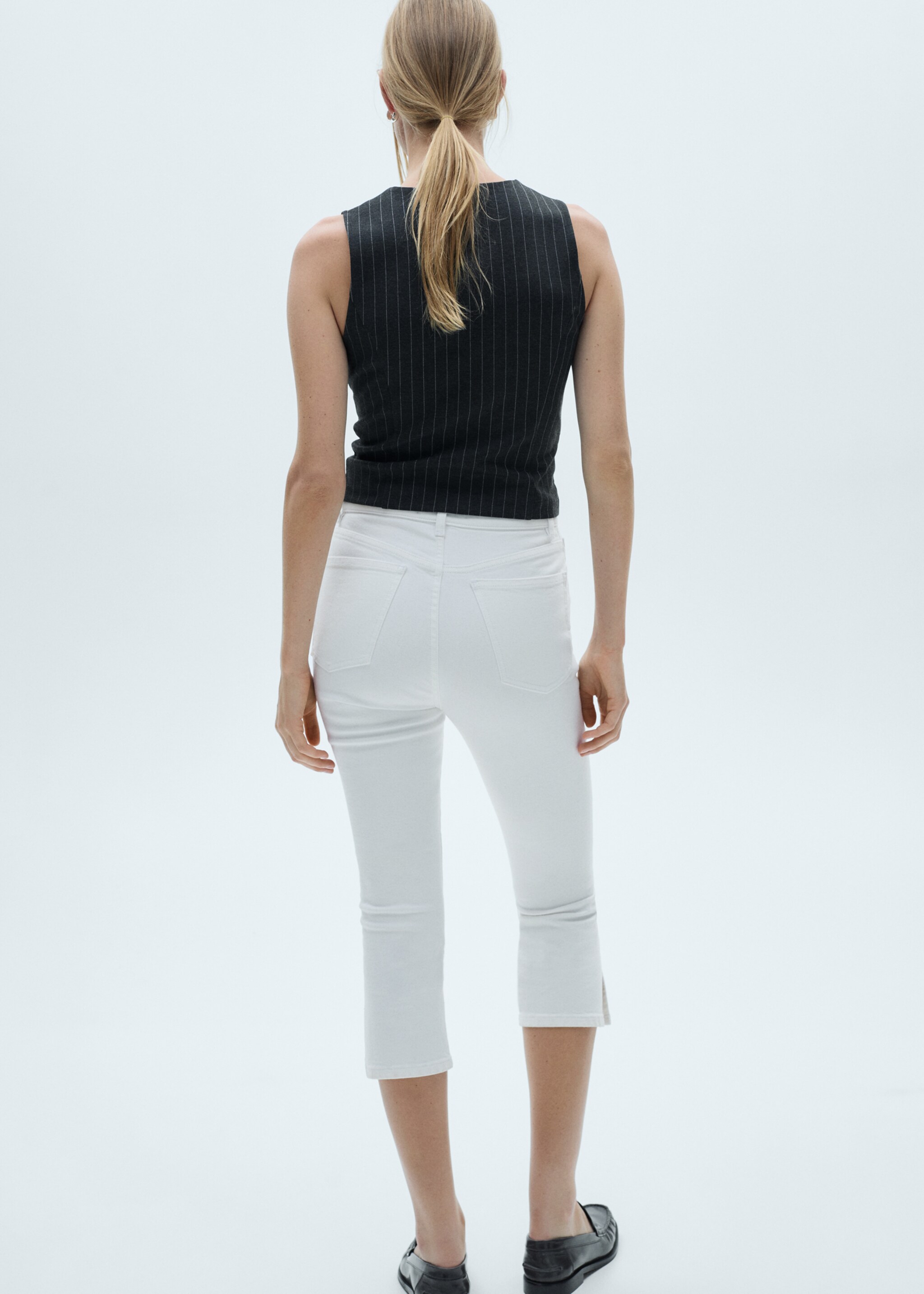 Side opening capri jeans - Reverse of the article