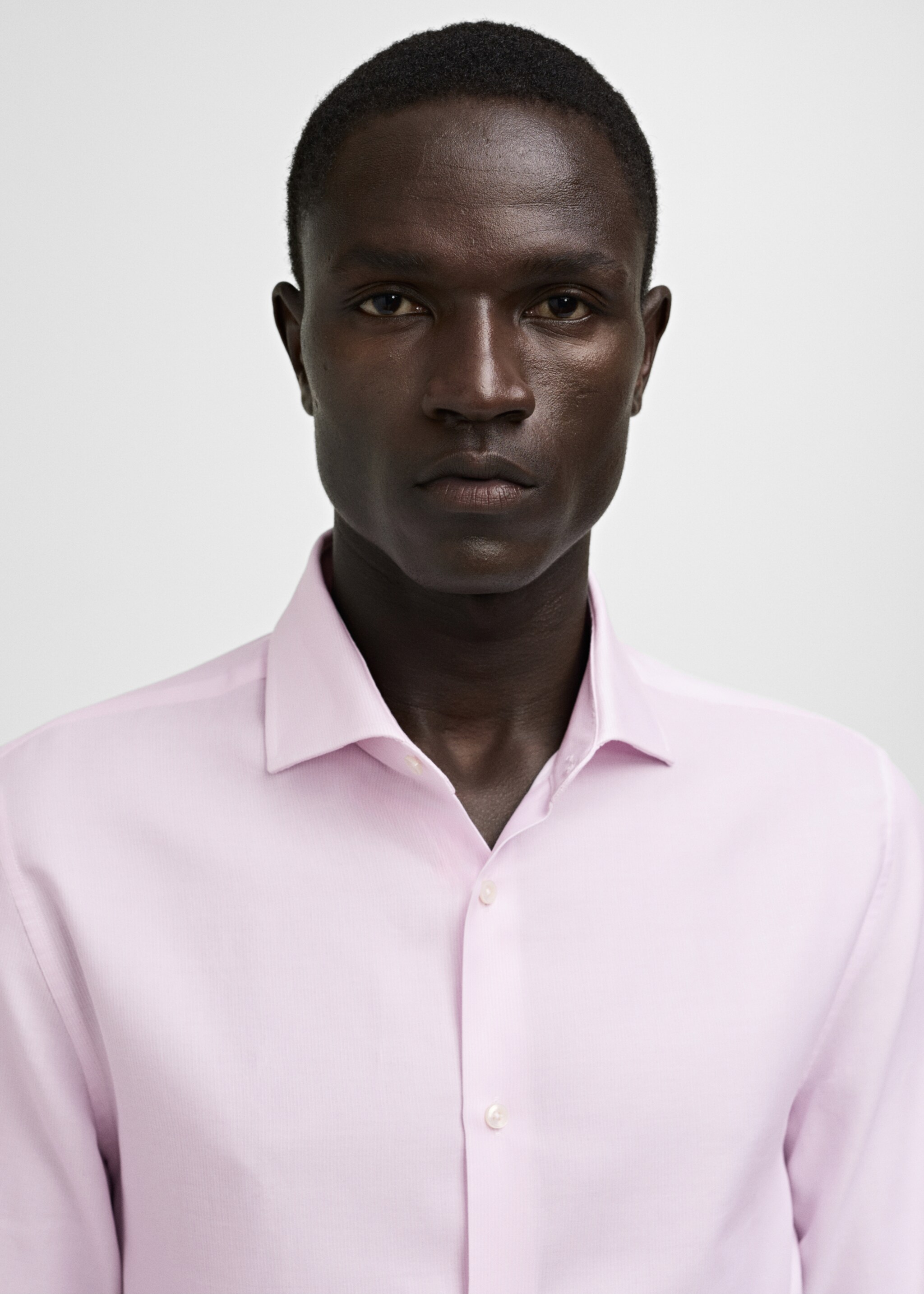 Chemise costume slim-fit micro-rayures twill - Détail de l'article 1, Rose clair. Ref: 77030575-00.