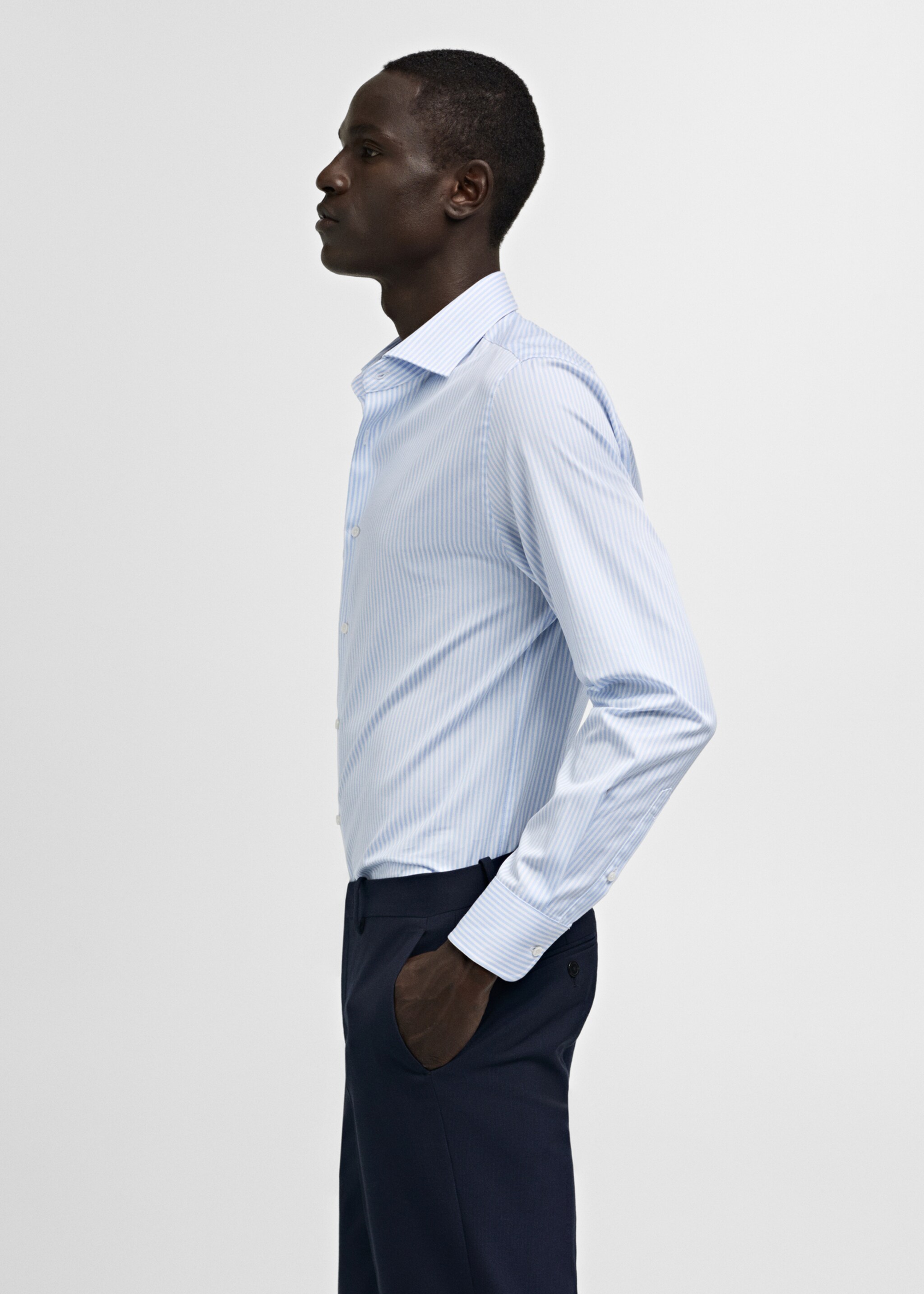 Camisa vestit regular fit cotó ratlles - Detall de l'article 2, Blanc. Ref: 77030577-00.