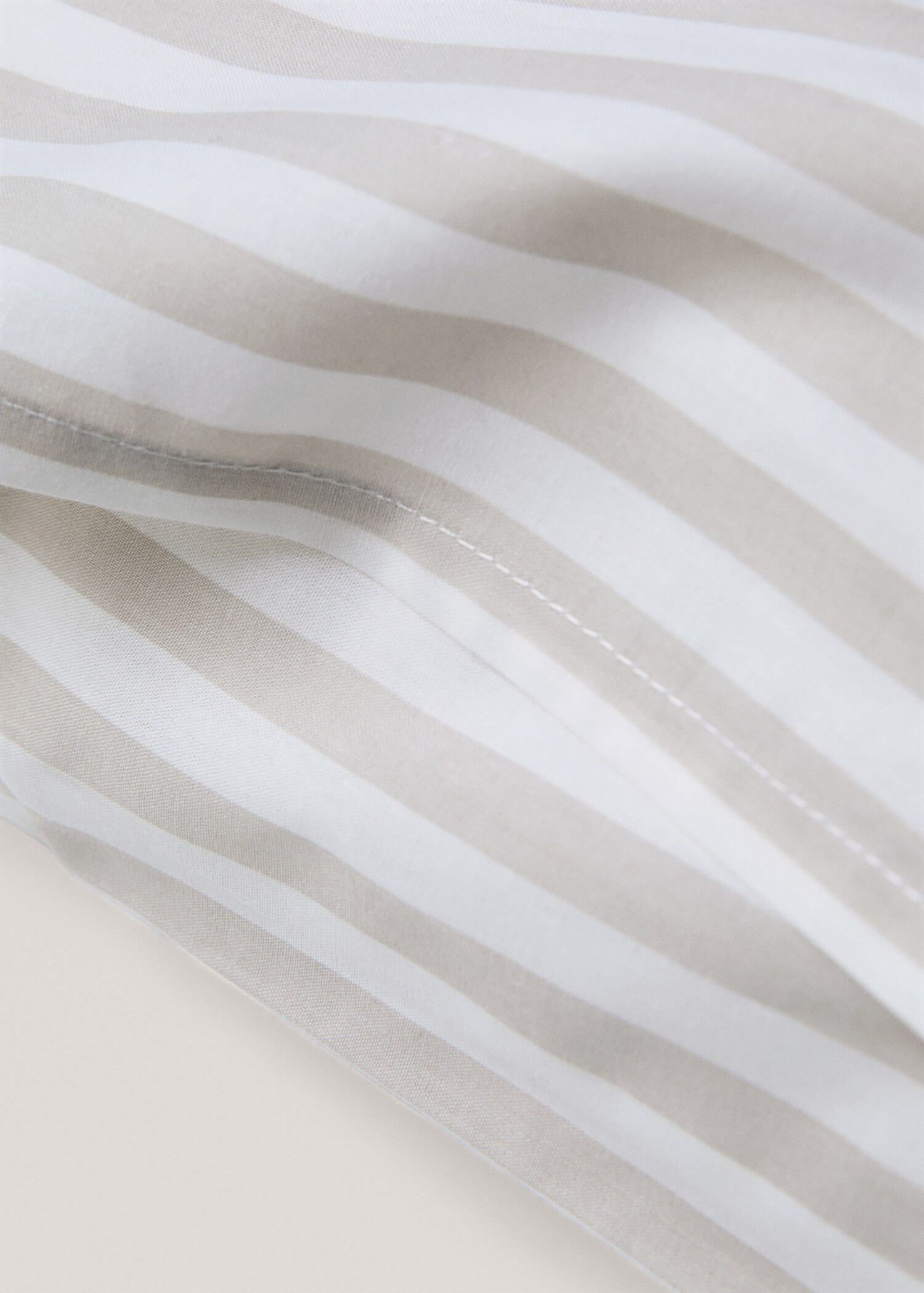 Randigt örngott i bomull 60x60 cm - Detaljer om artikeln 1