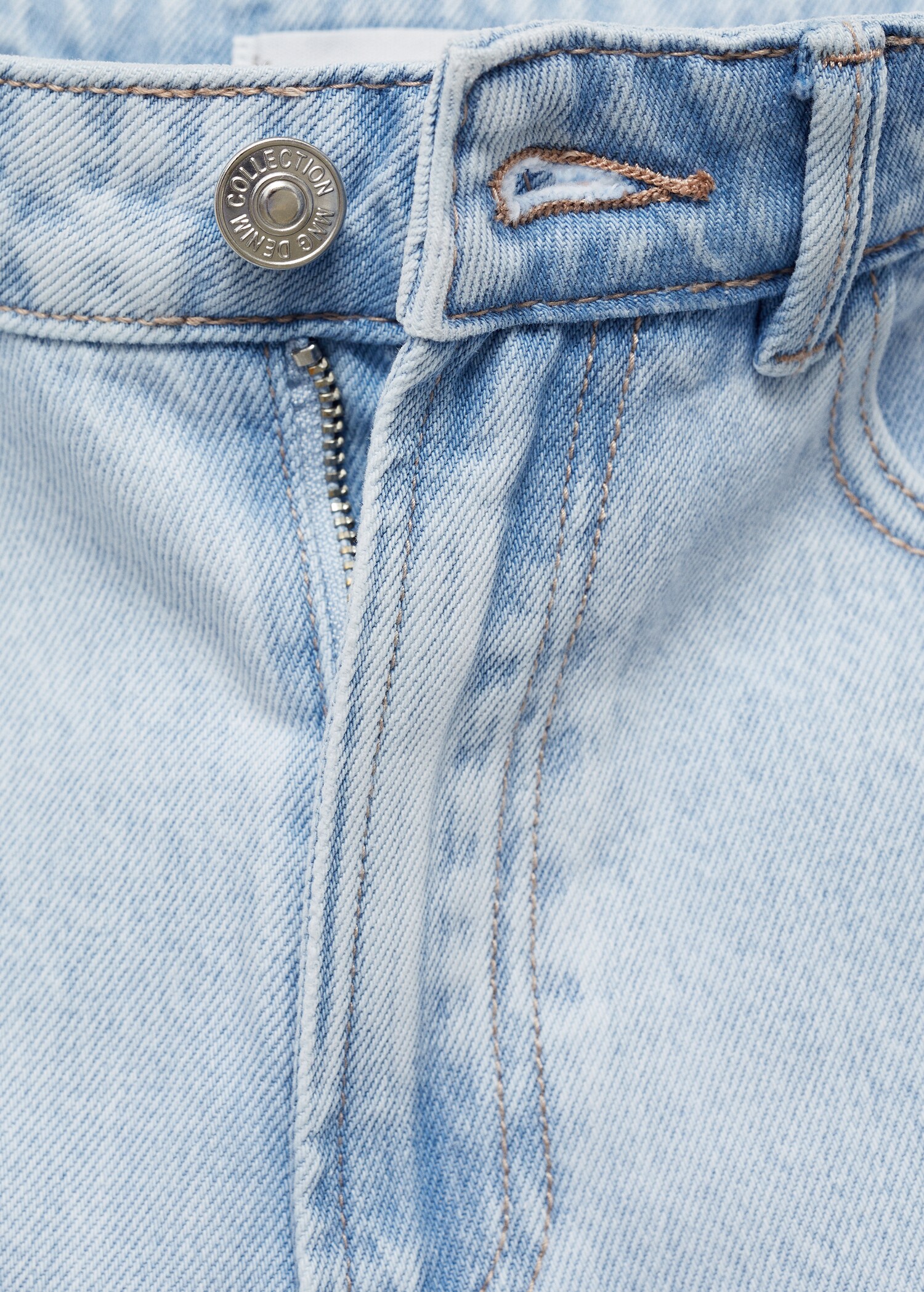 Denim shorts with frayed hem - Details of the article 8