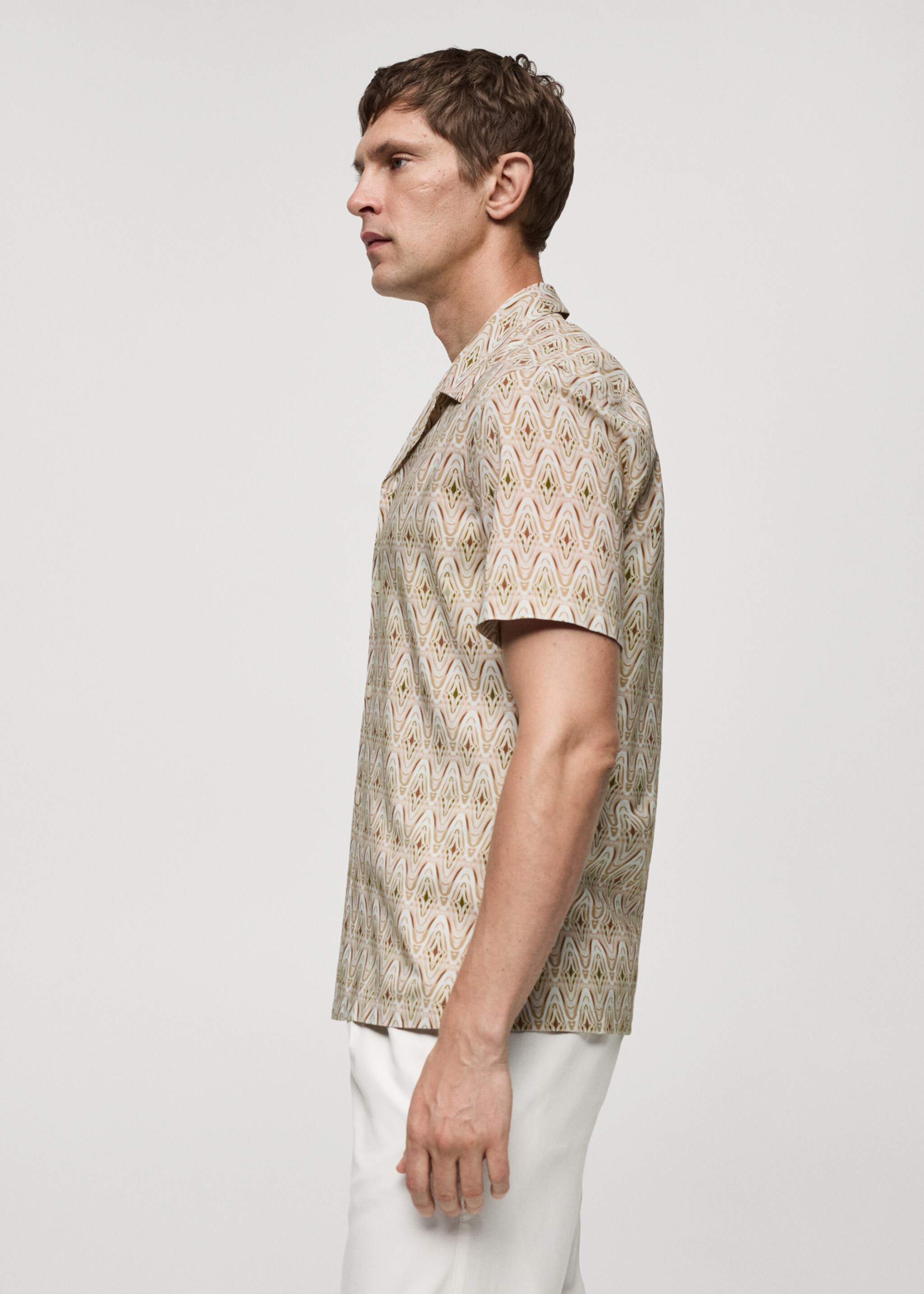 Printed flowing shirt with bowling collar - Details of the article 2, Beige. Ref: 77030624-00.