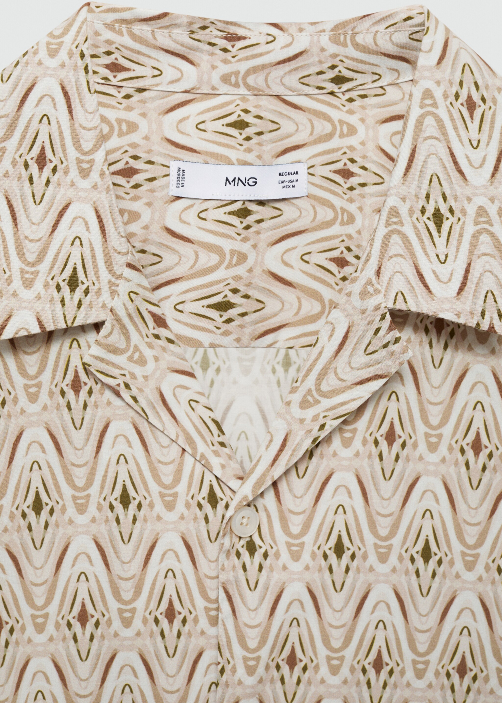 Printed flowing shirt with bowling collar - Details of the article 8, Beige. Ref: 77030624-00.
