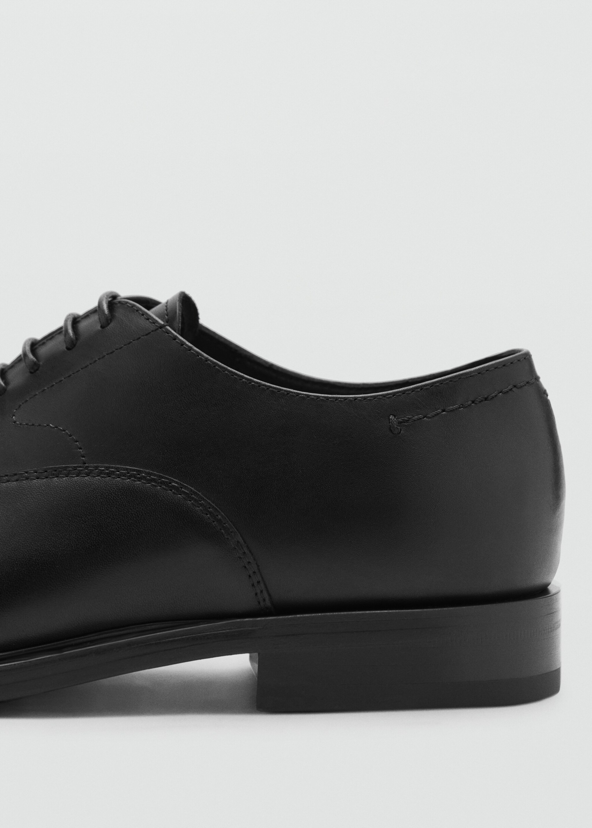 Anzugschuhe aus Leder - Detail des Artikels 1, Schwarz. Ref: 77030625-00.