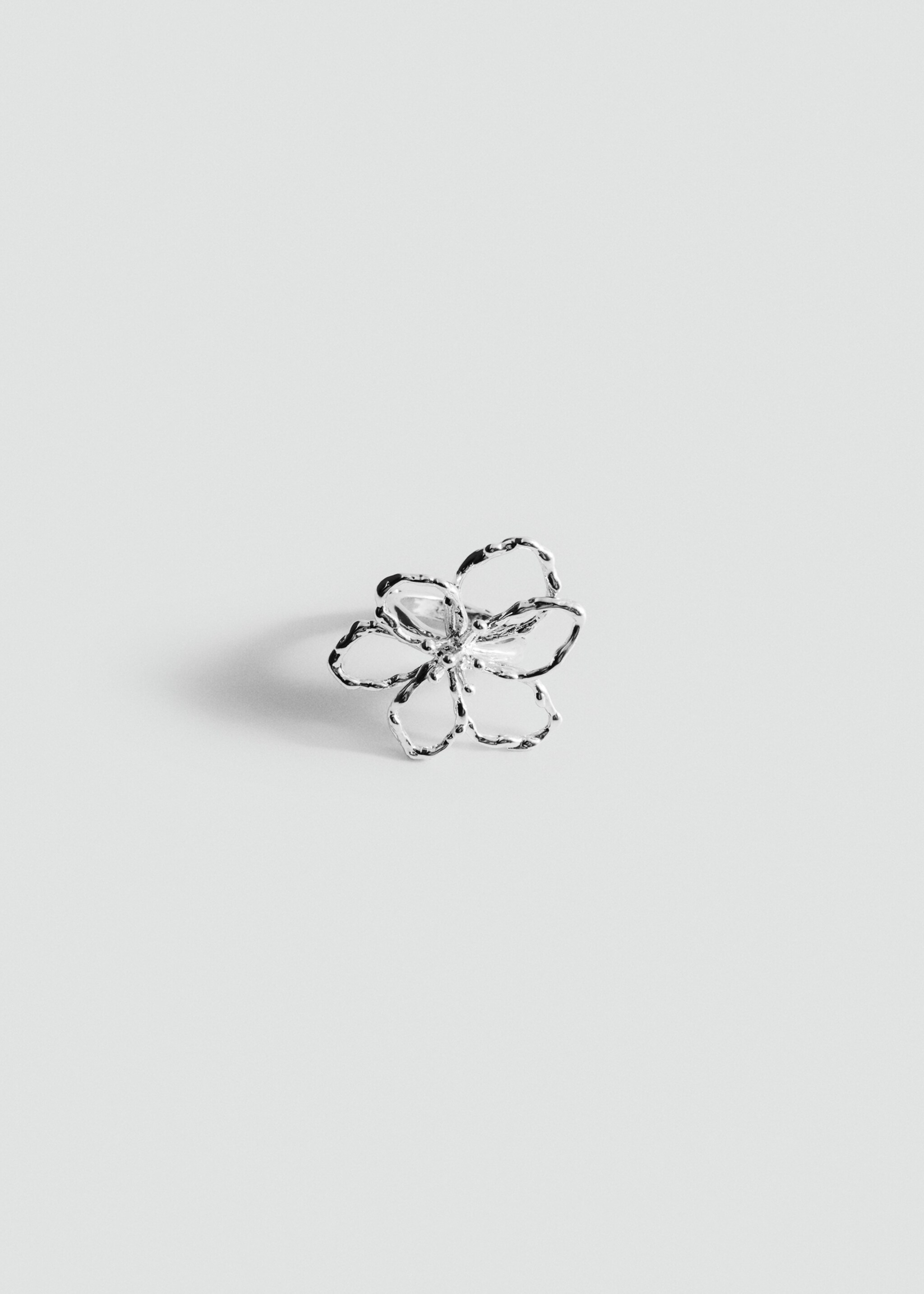 Embossed flower ring - Article without model, Silver. Ref: 77030637-00.