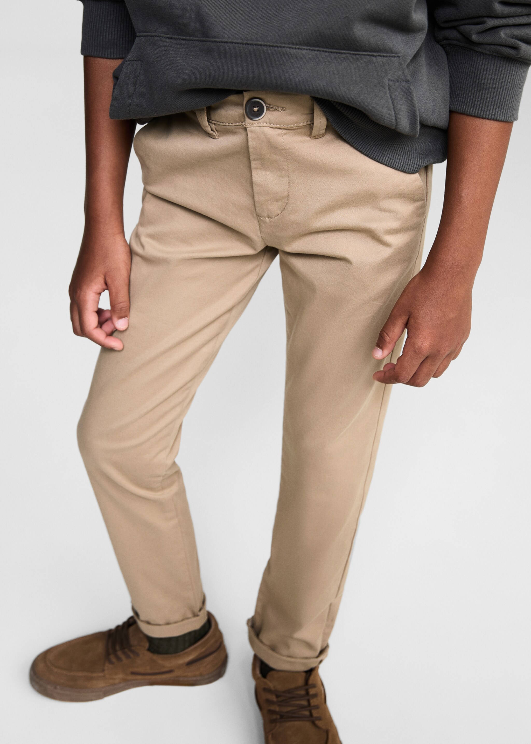 Cotton chinos - Medium plane, Beige. Ref: 77031011-00.