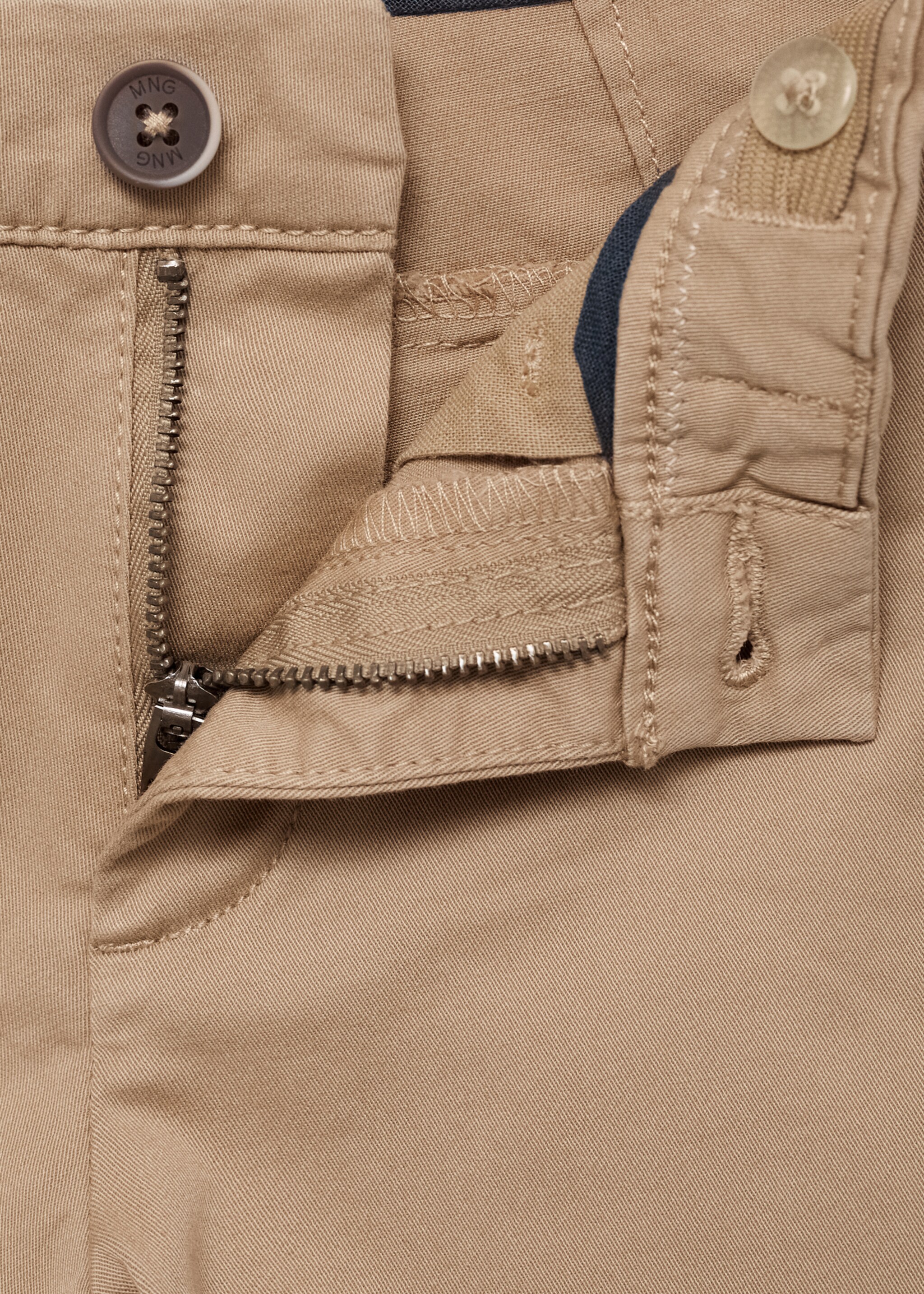 Cotton chinos - Details of the article 8, Beige. Ref: 77031011-00.