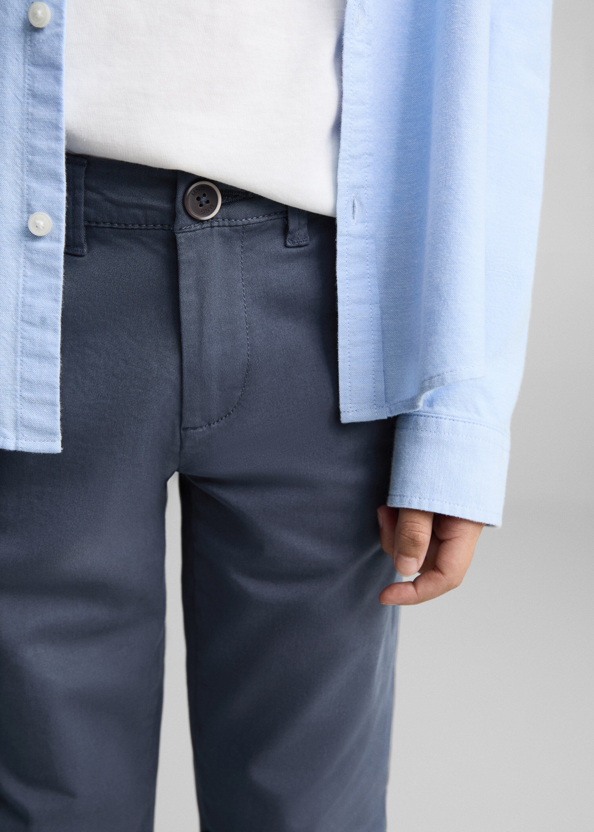 Cotton chinos - Details of the article 6, Blue. Ref: 77031011-00.
