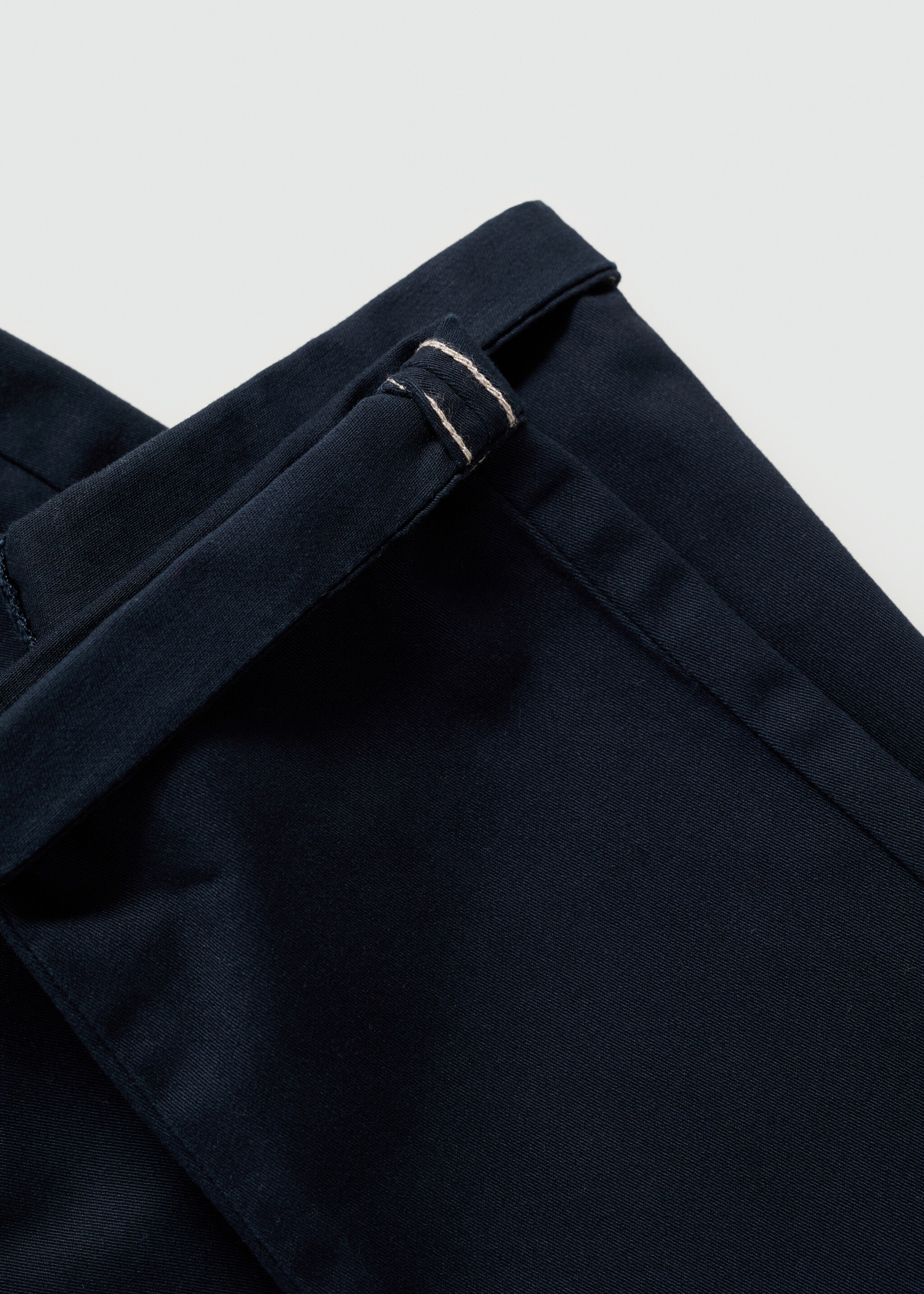 Chinohose aus Baumwolle - Detail des Artikels 8, Dunkles Marineblau. Ref: 77031011-00.