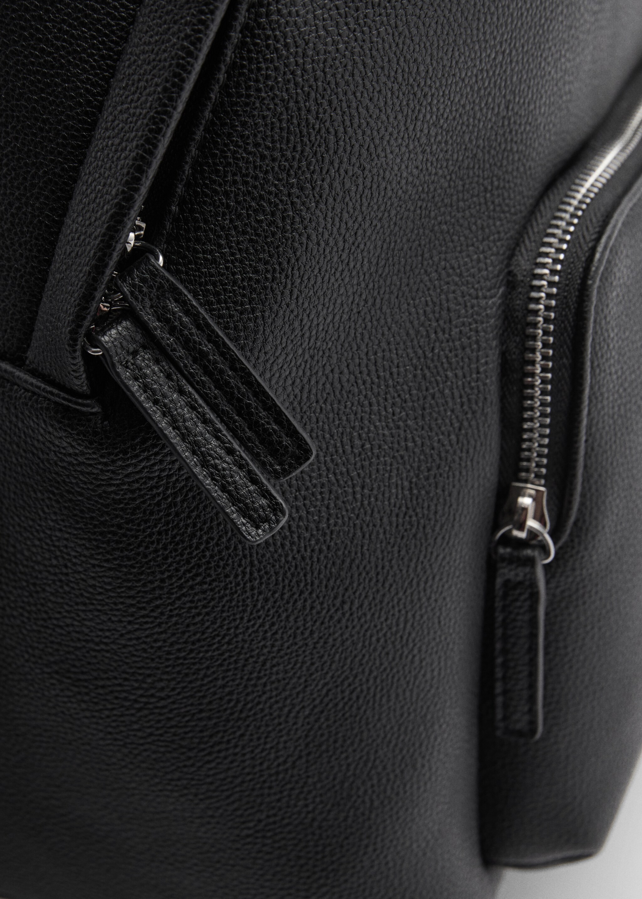 Rucksack mit Narbenleder-Effekt - Detail des Artikels 2