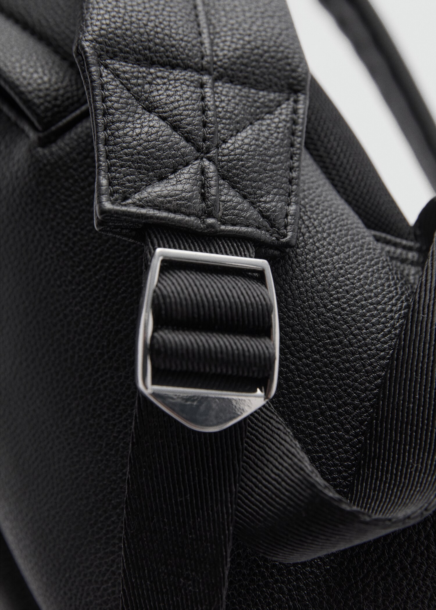 Mochila efecto piel abatanada - Detalle del artículo 3
