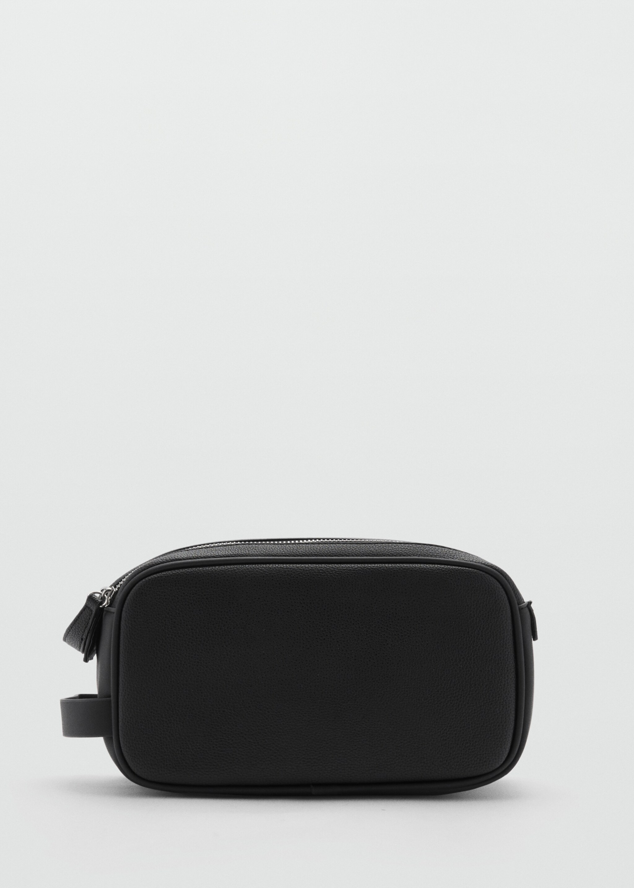 Zipped pebbled cosmetic bag - Article without model, Black. Ref: 77032546-00.