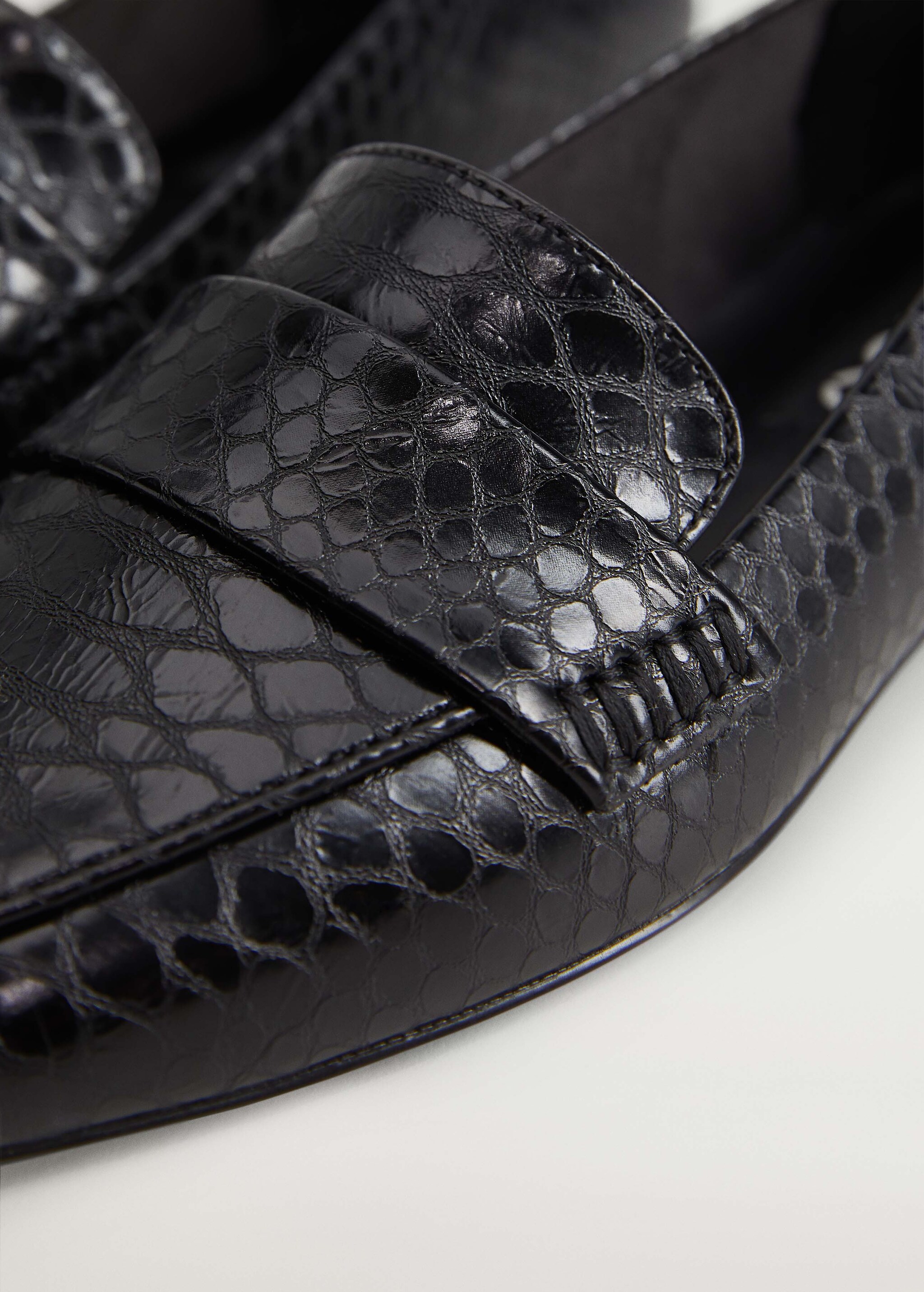 Snake-effect loafers - Details of the article 4