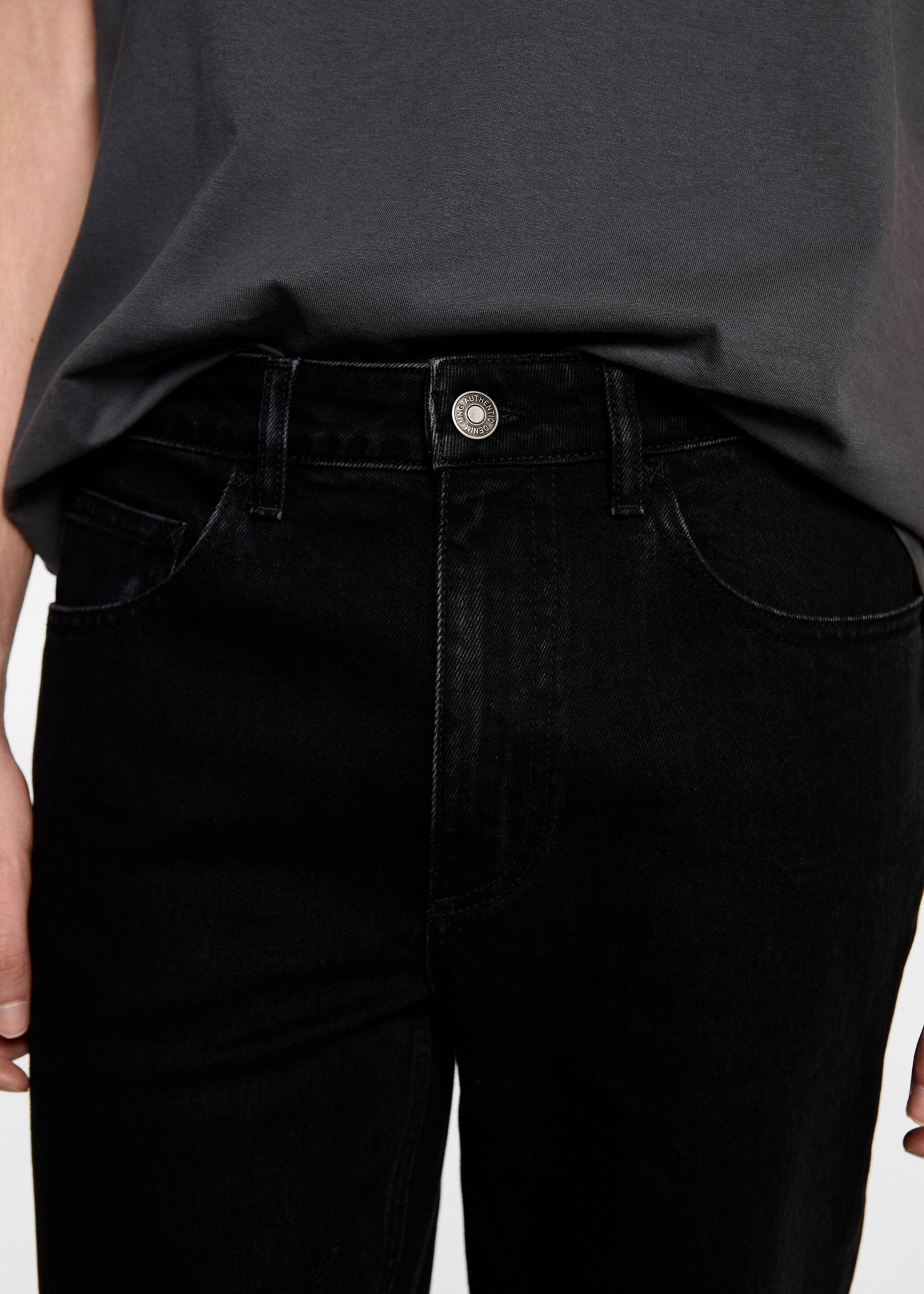 Jean regular-fit - Détail de l'article 2, Black denim. Ref: 77032920-00.