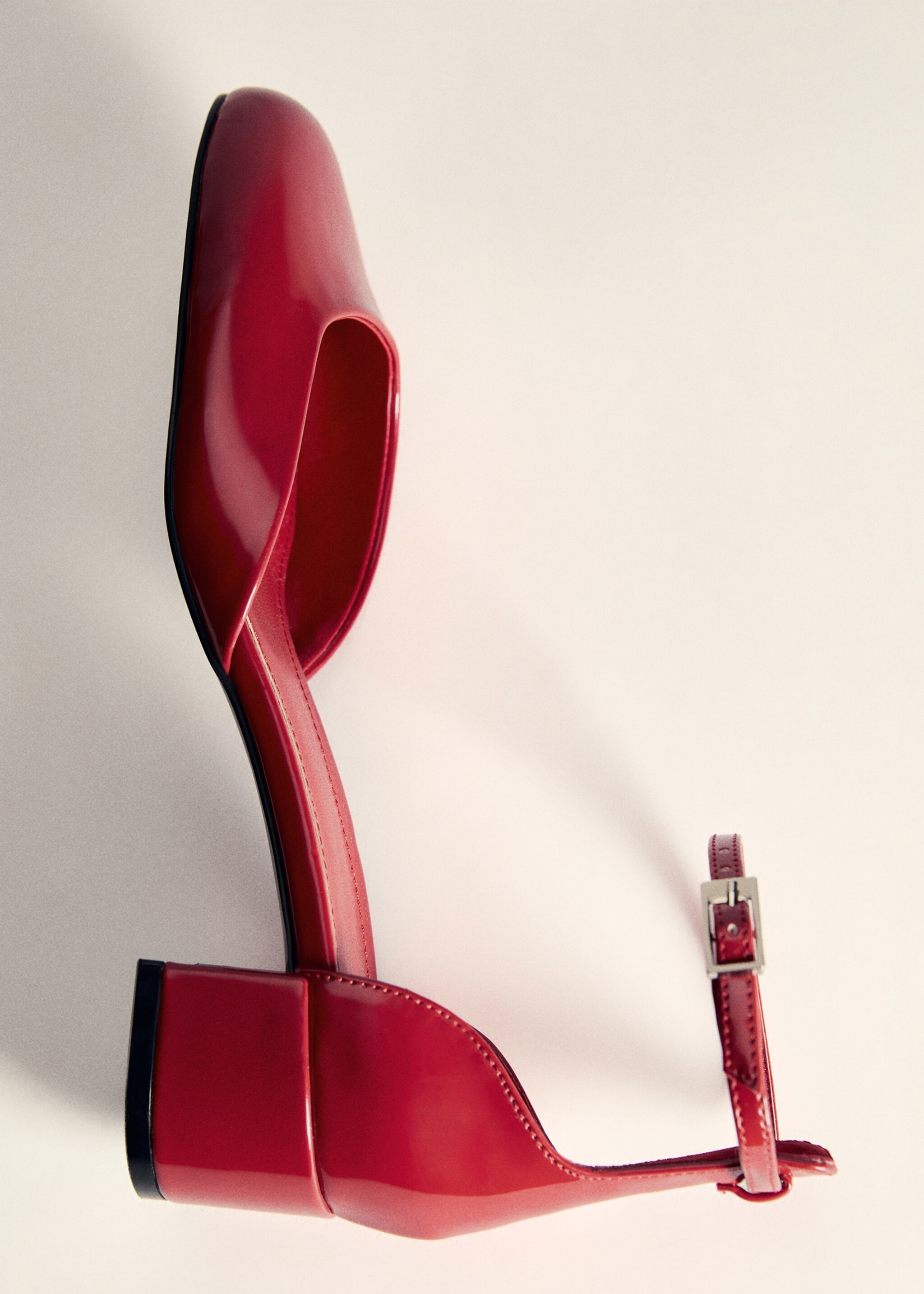 Patent leather-effect heeled shoes - Details of the article 5