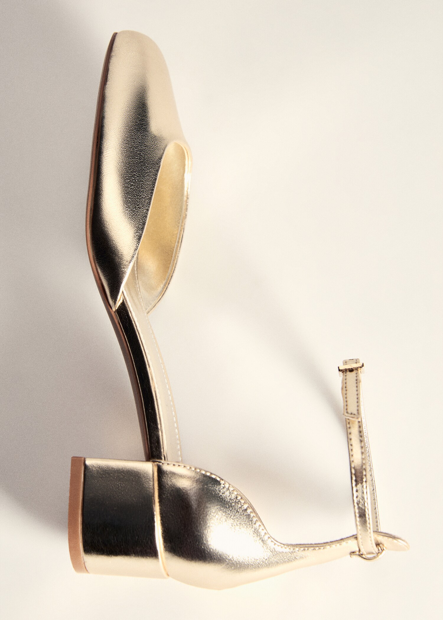 Patent leather-effect heeled shoes - Details of the article 5