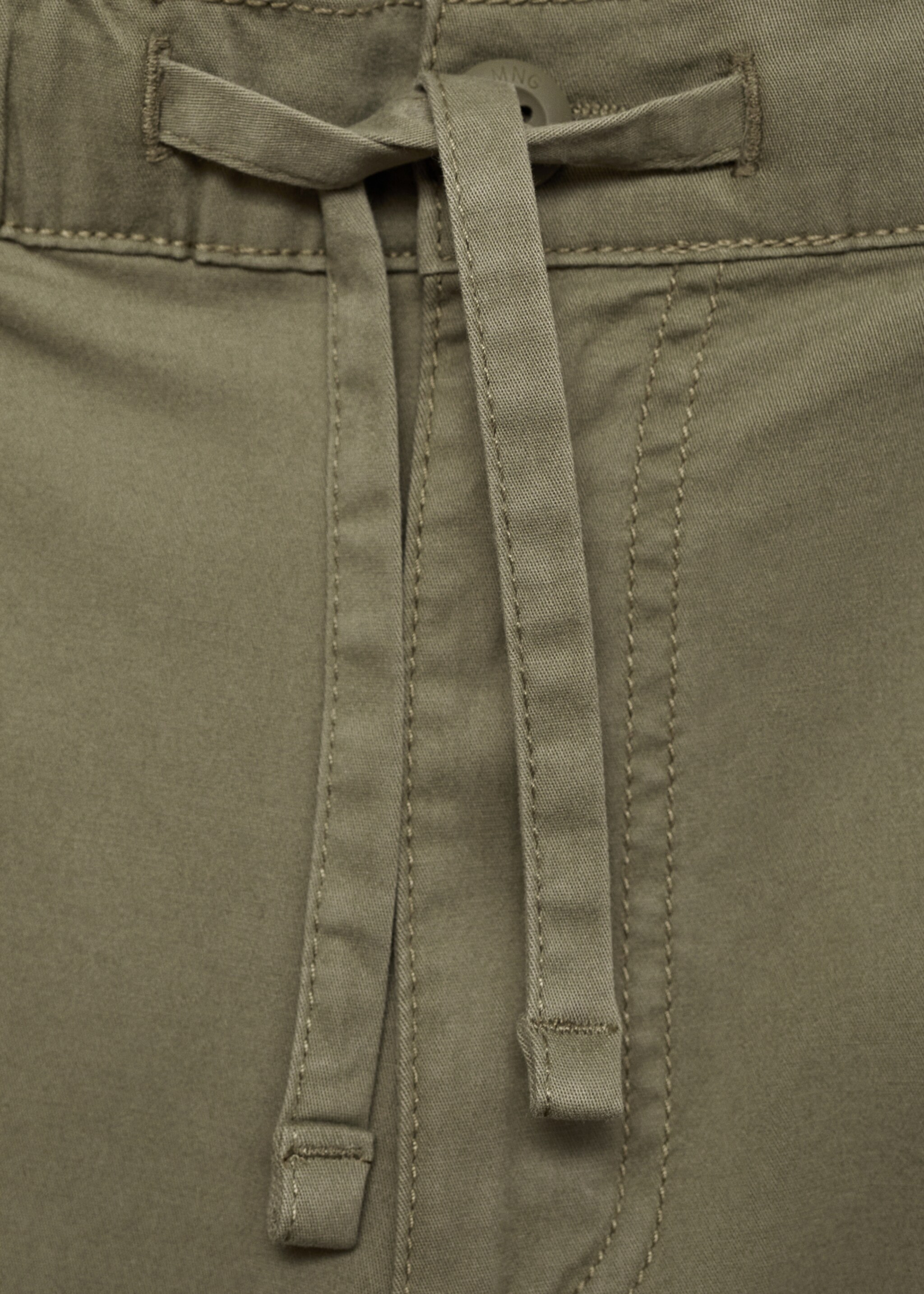 Joggerpants im Cargo-Stil - Detail des Artikels 0, Dunkelgrün. Ref: 77032937-00.