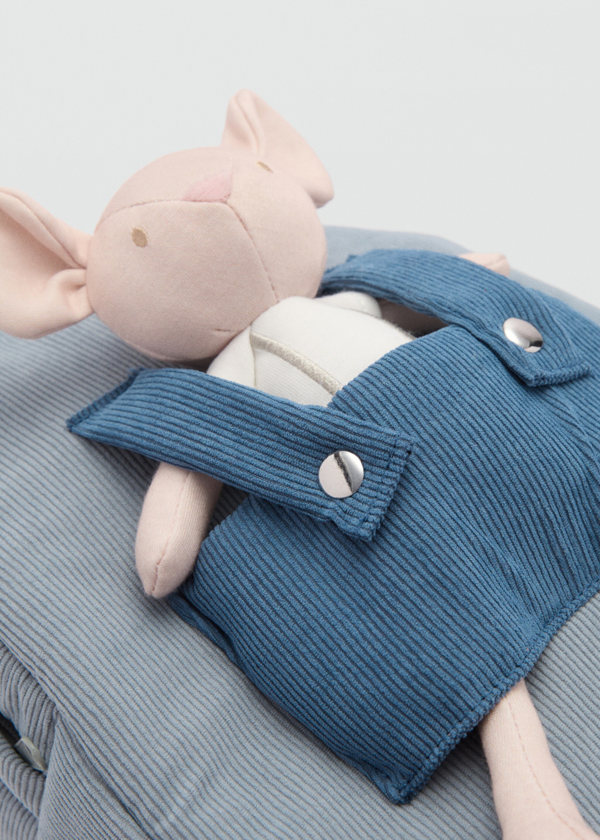 Mochila com rato como brinquedo - Pormenor do artigo 2