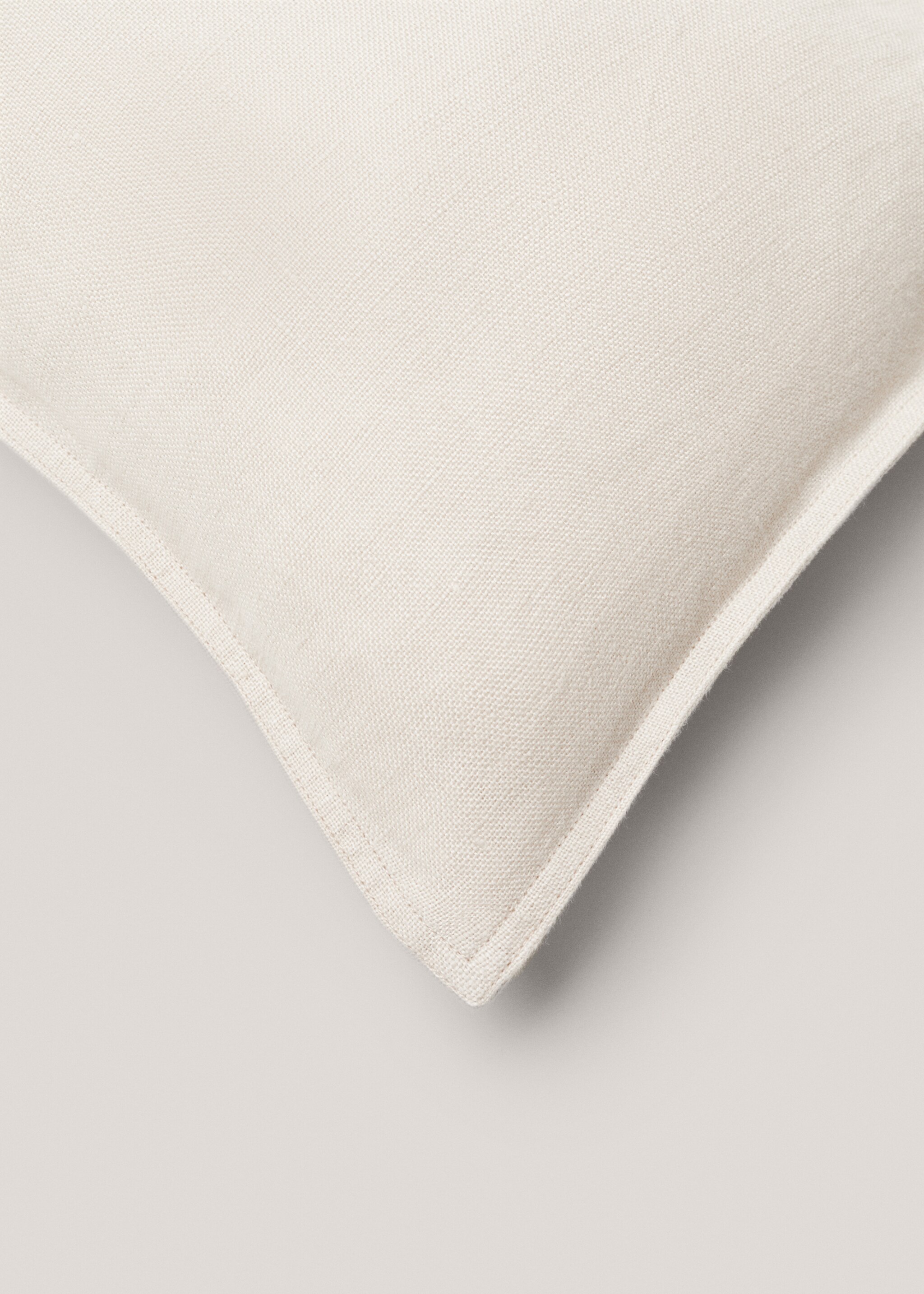 100% linen cushion case 45x45cm - Details of the article 1, Sand. Ref: 77033278-00.