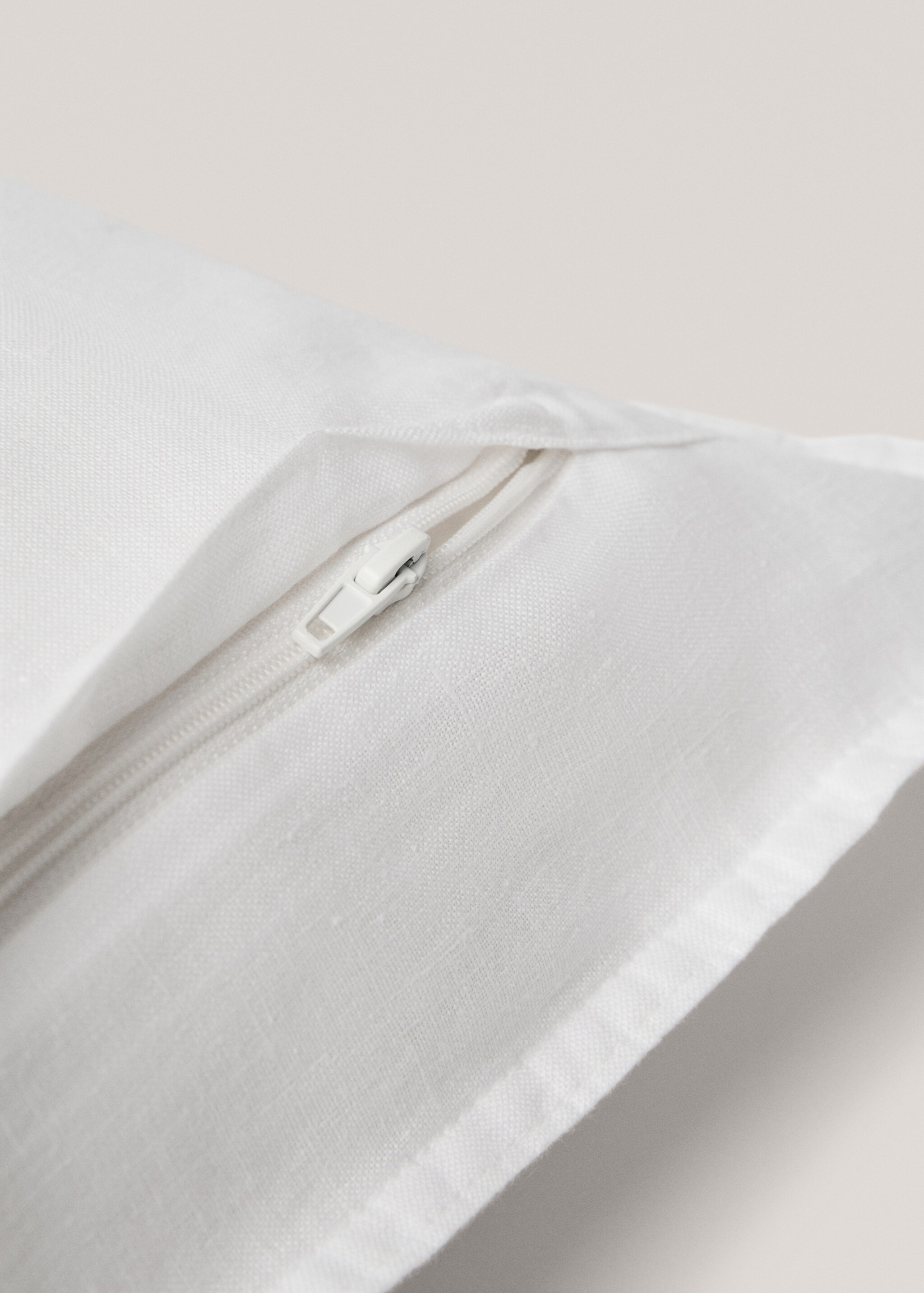 100% linen cushion cover 30x50cm - Details of the article 4, White. Ref: 77033279-00.