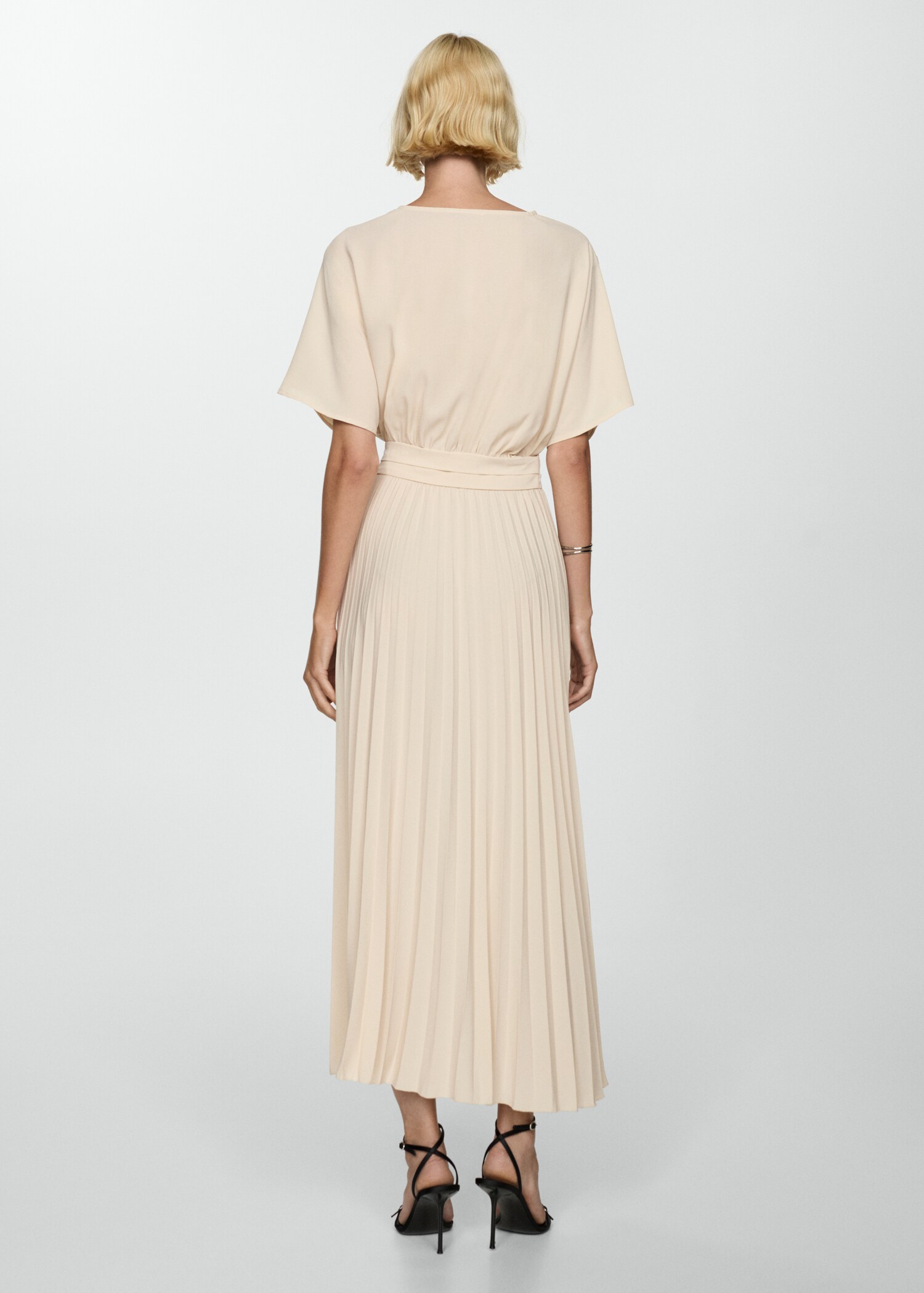 Ausgestelltes Plissée-Kleid - Rückseite des Artikels