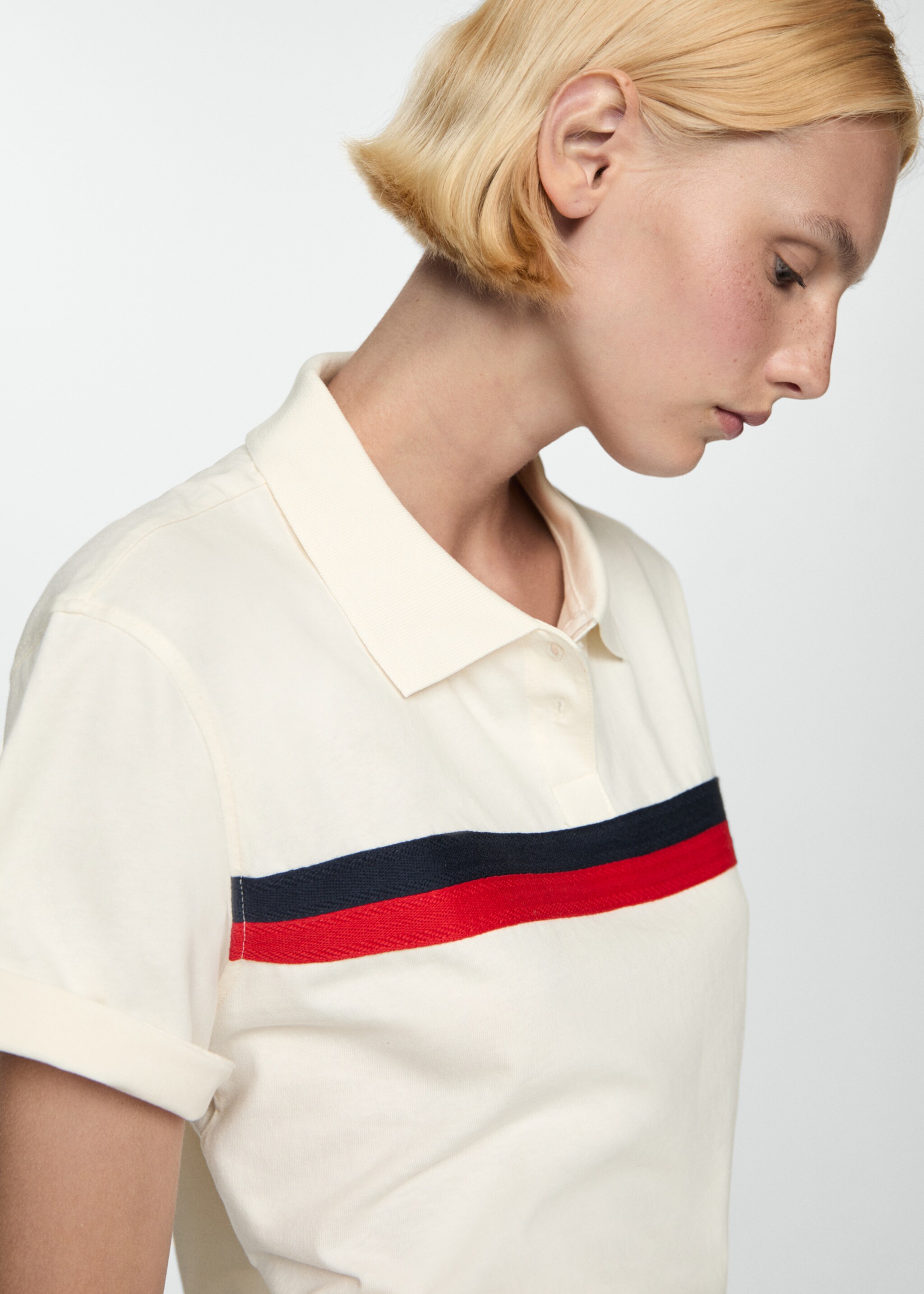 Cropped polo shirt with striped detail - Details of the article 2, White. Ref: 77034023-00.