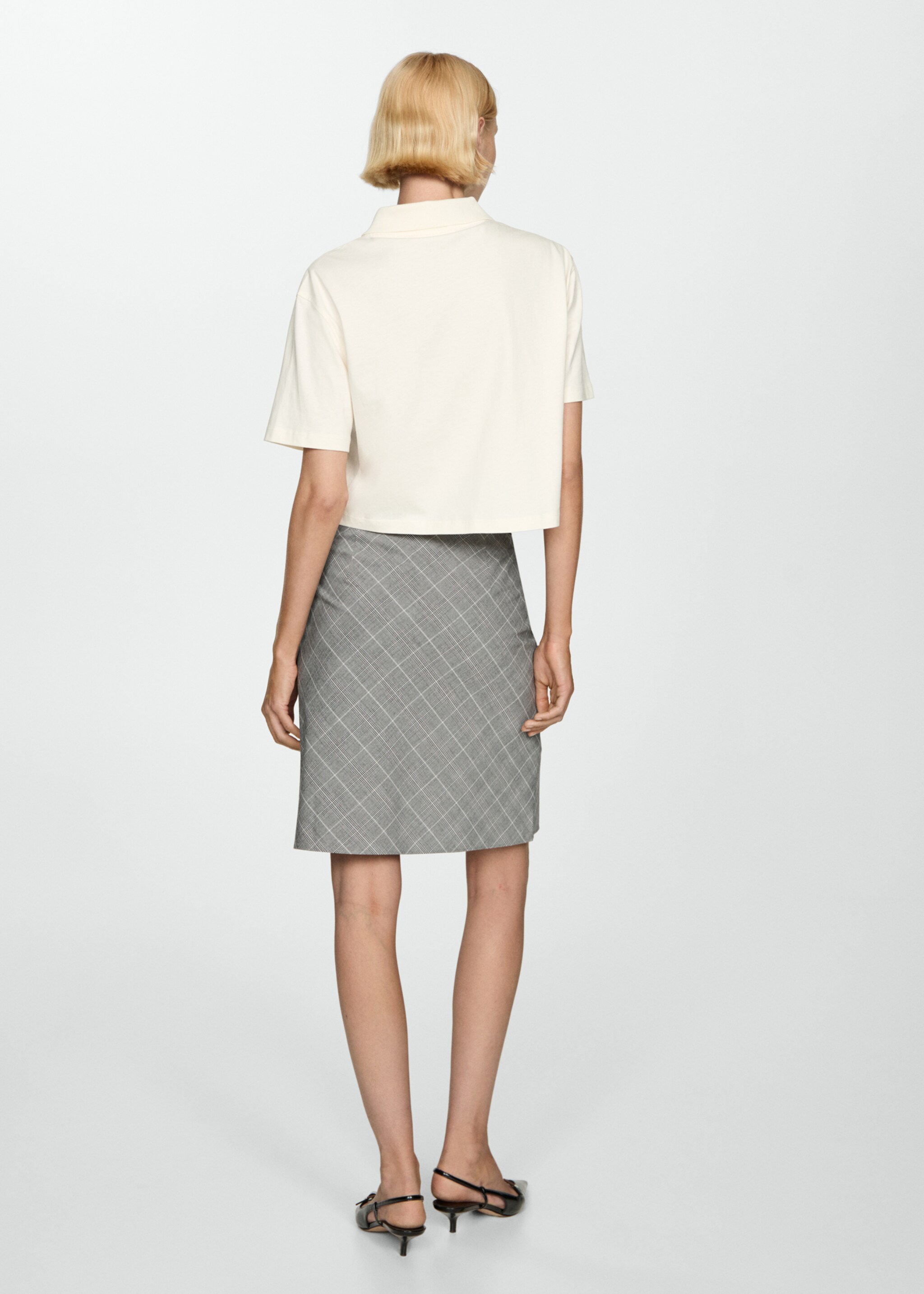 Cropped polo shirt with striped detail - Reverse of the article, White. Ref: 77034023-00.