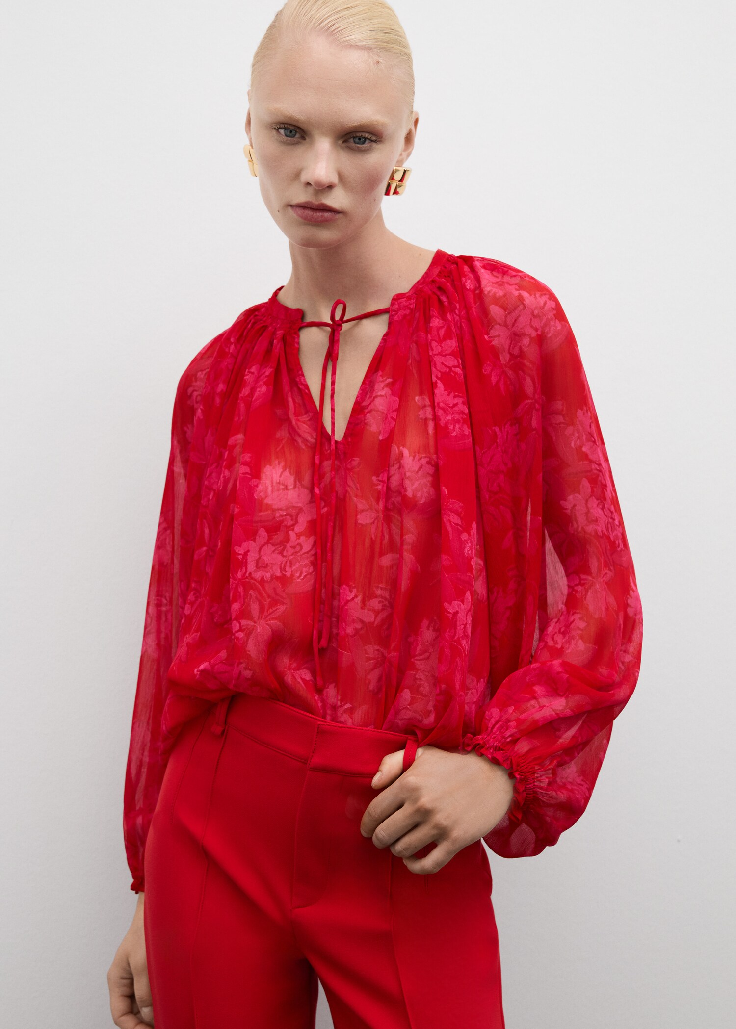 Semi-transparent floral-print blouse - Medium plane