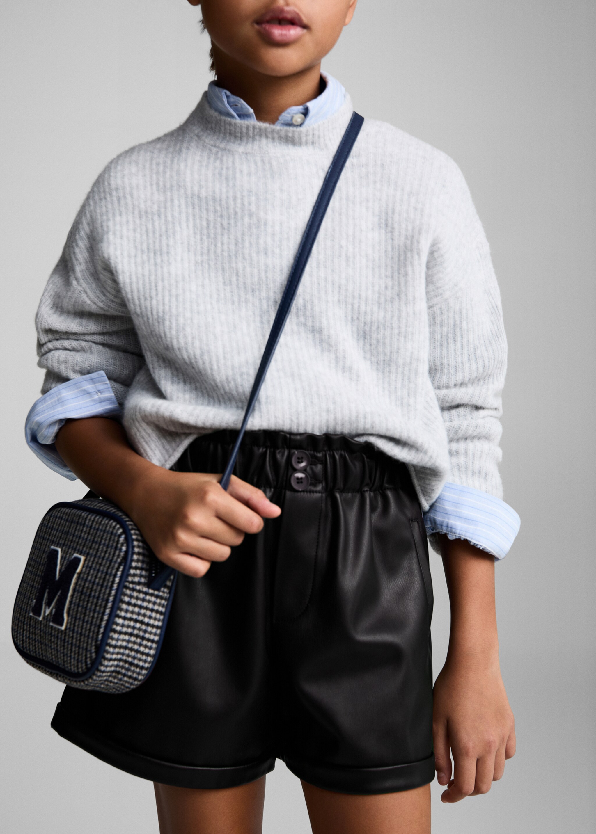 Short simili-cuir - Détail de l'article 6, Noir. Ref: 77034026-00.