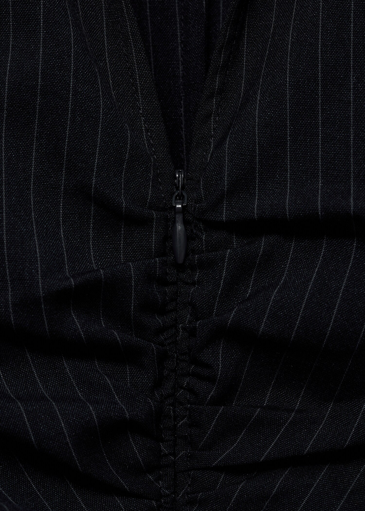 Zip-Kleid mit Raffdetails - Detail des Artikels 8