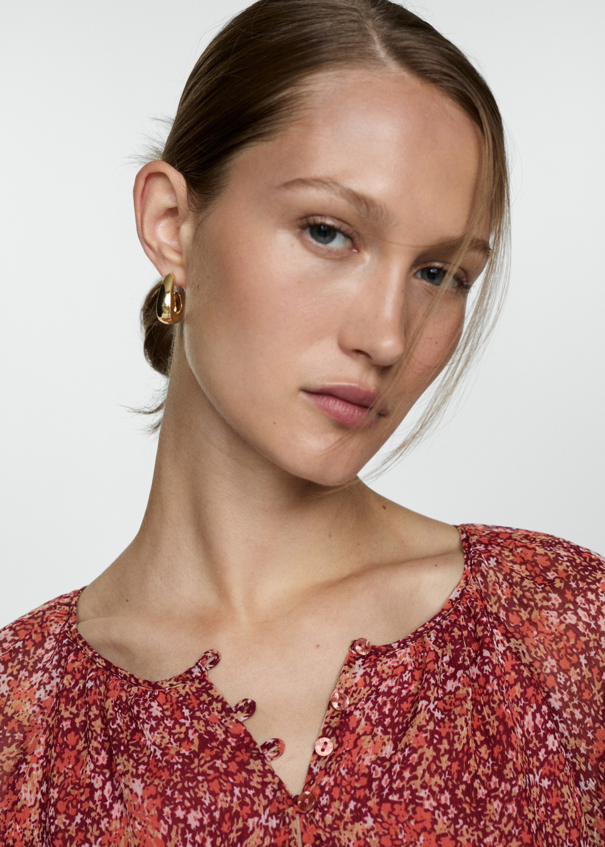 Short floral-print dress - Details of the article 1, Cherry. Ref: 77034034-00.