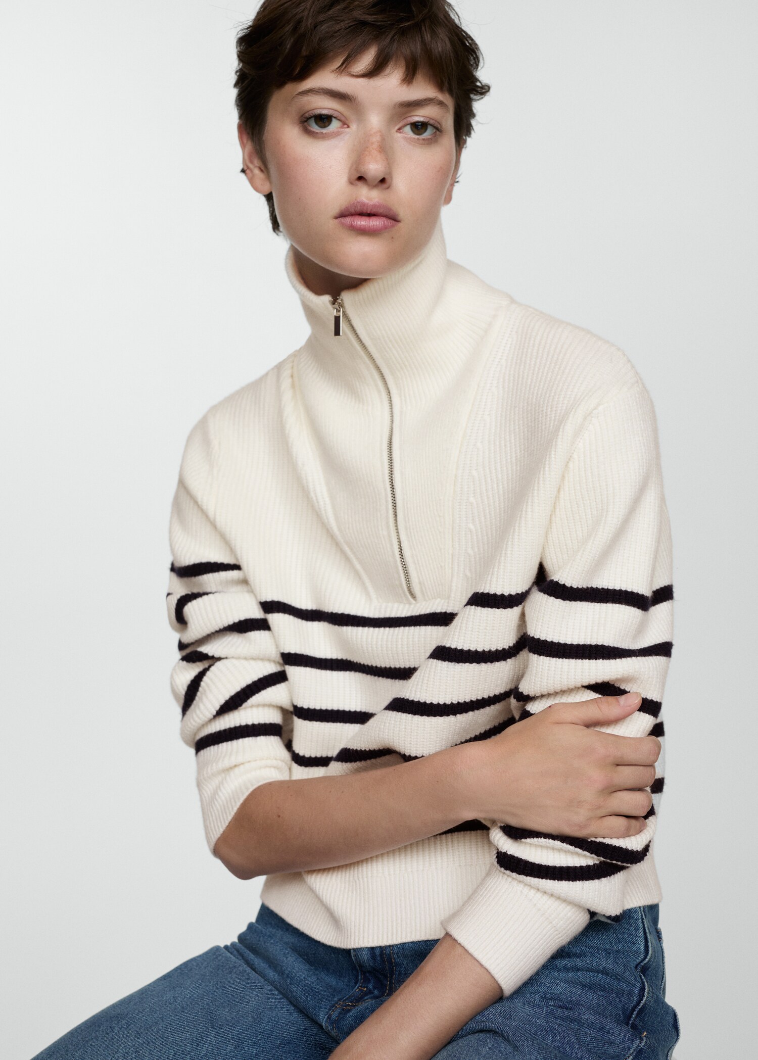 Striped sweater with zip - Details of the article 2