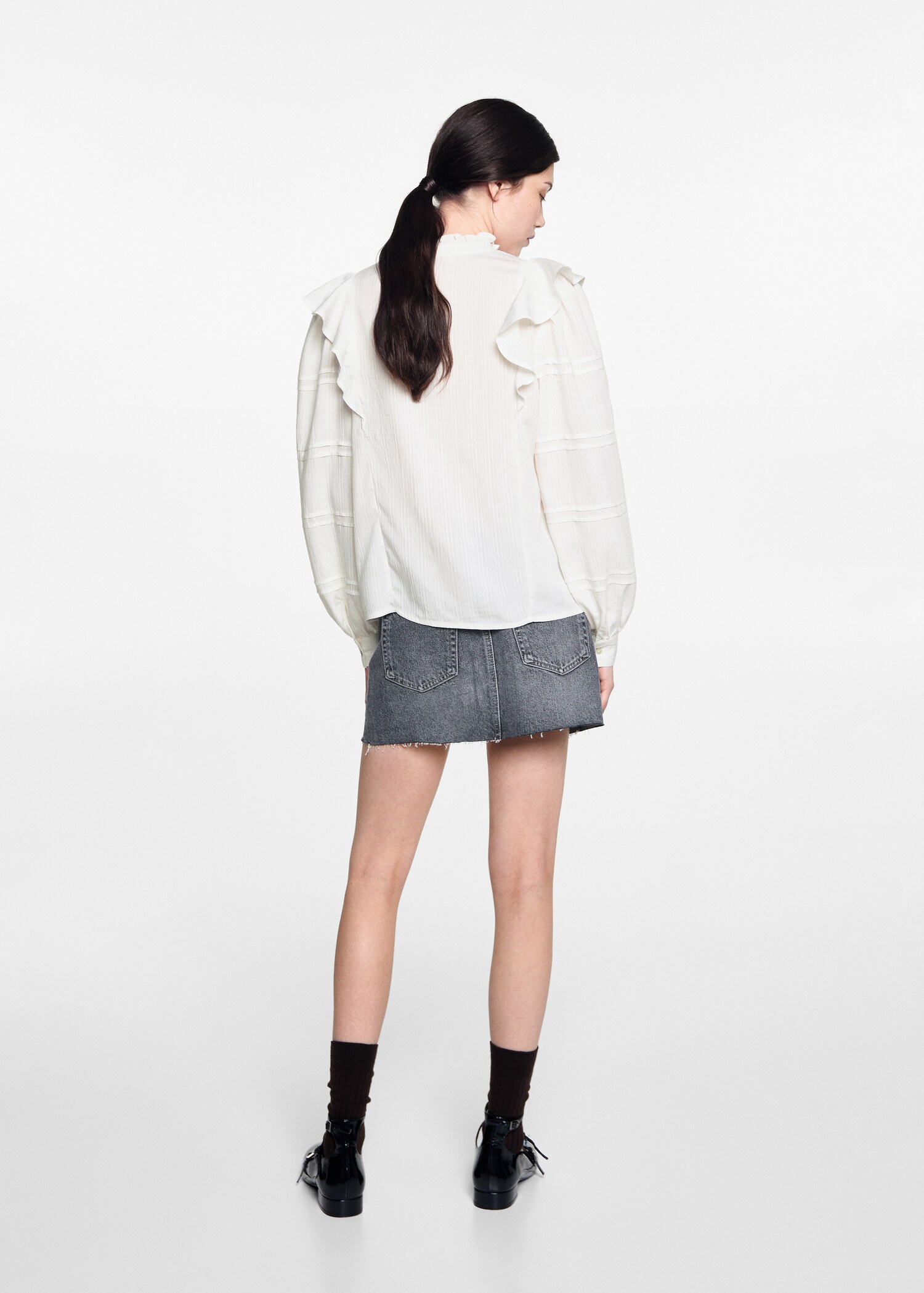Bluse mit Rüschen-Relief - Rückseite des Artikels